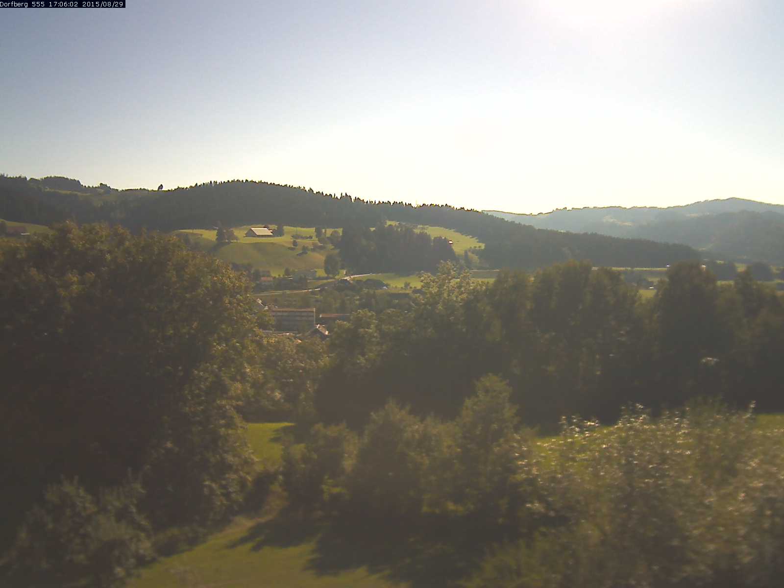 Webcam-Bild: Aussicht vom Dorfberg in Langnau 20150829-170601