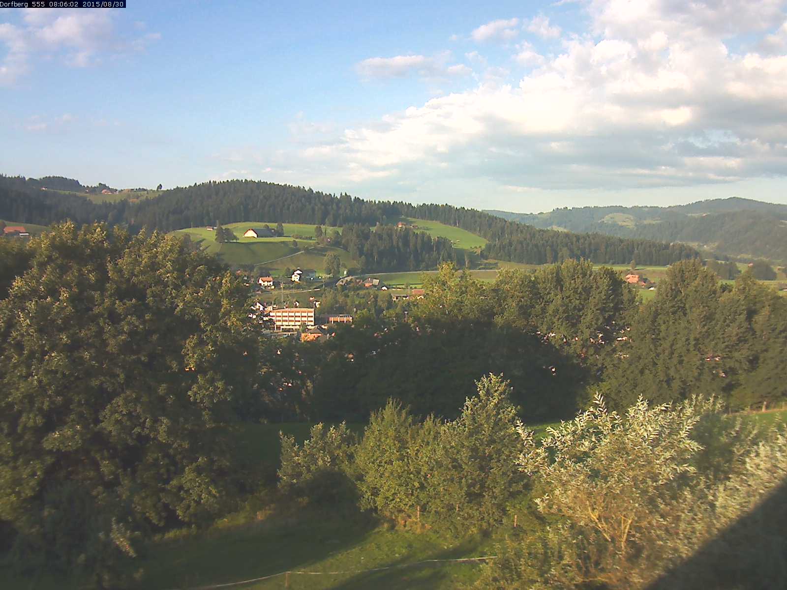 Webcam-Bild: Aussicht vom Dorfberg in Langnau 20150830-080601