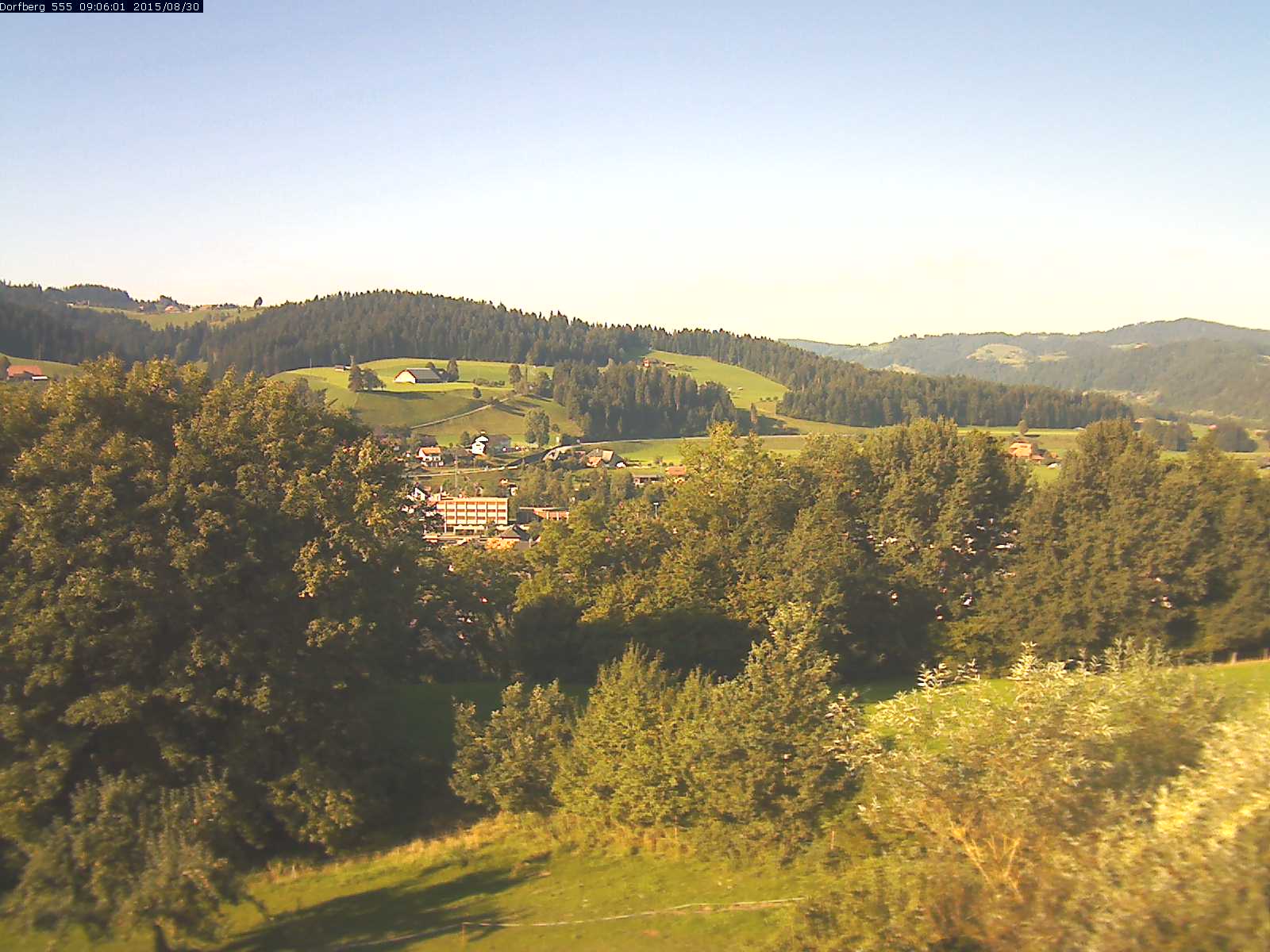 Webcam-Bild: Aussicht vom Dorfberg in Langnau 20150830-090601