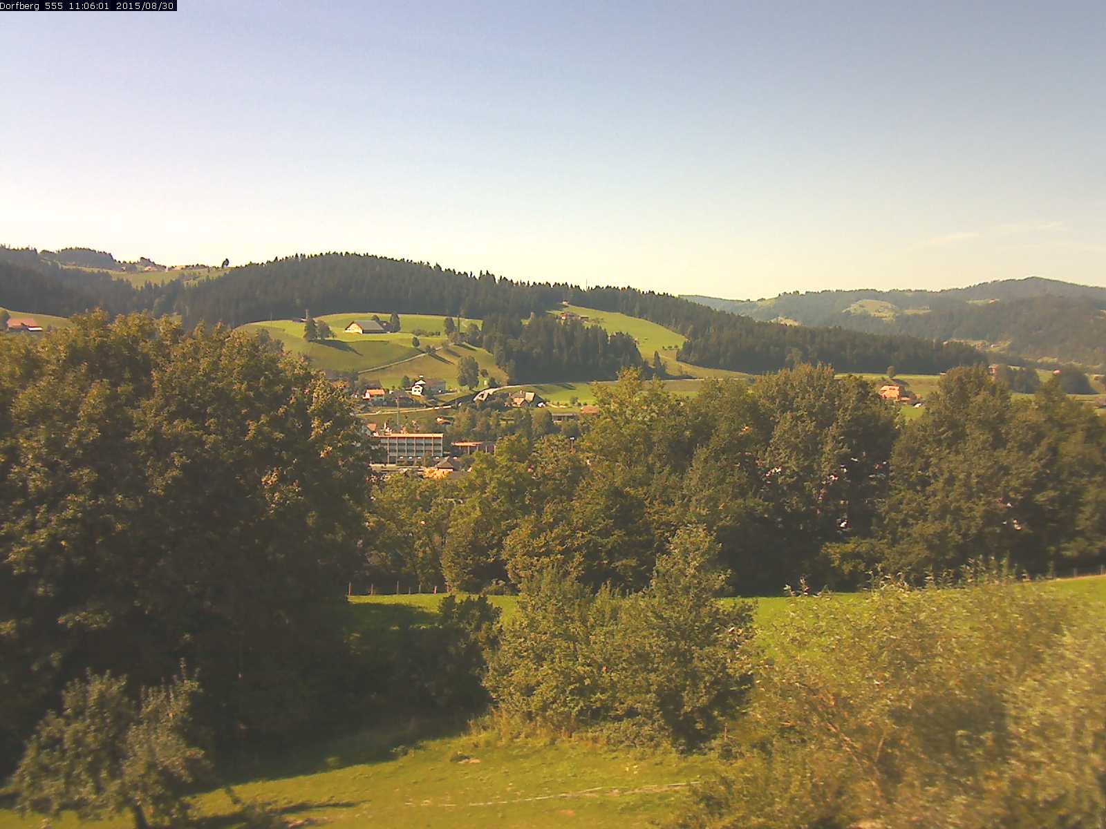 Webcam-Bild: Aussicht vom Dorfberg in Langnau 20150830-110601