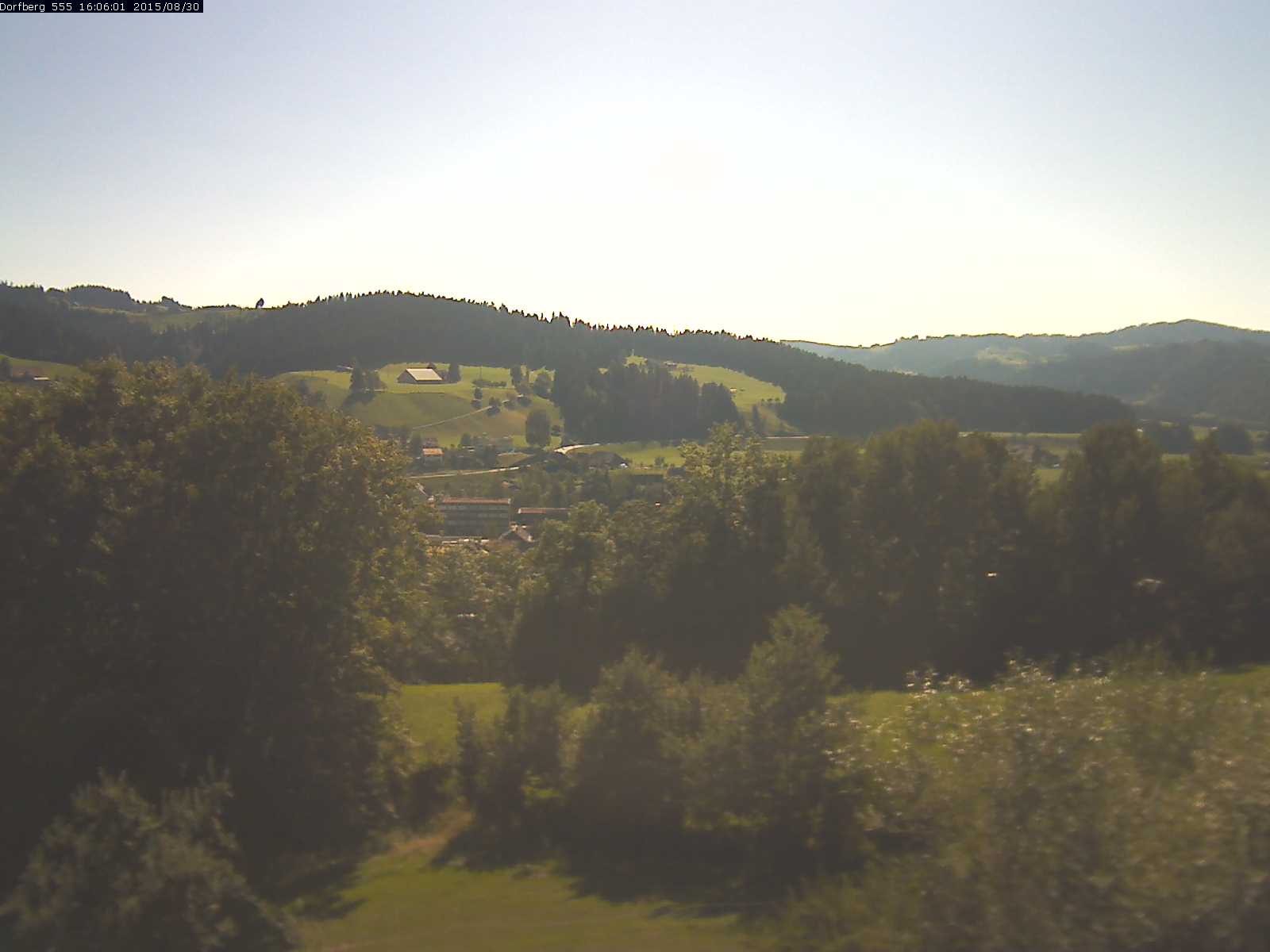 Webcam-Bild: Aussicht vom Dorfberg in Langnau 20150830-160601