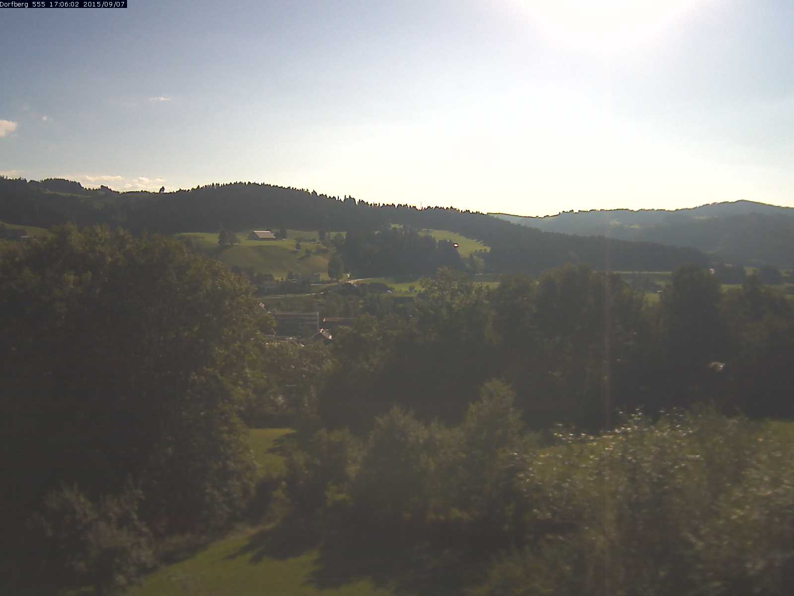 Webcam-Bild: Aussicht vom Dorfberg in Langnau 20150907-170601