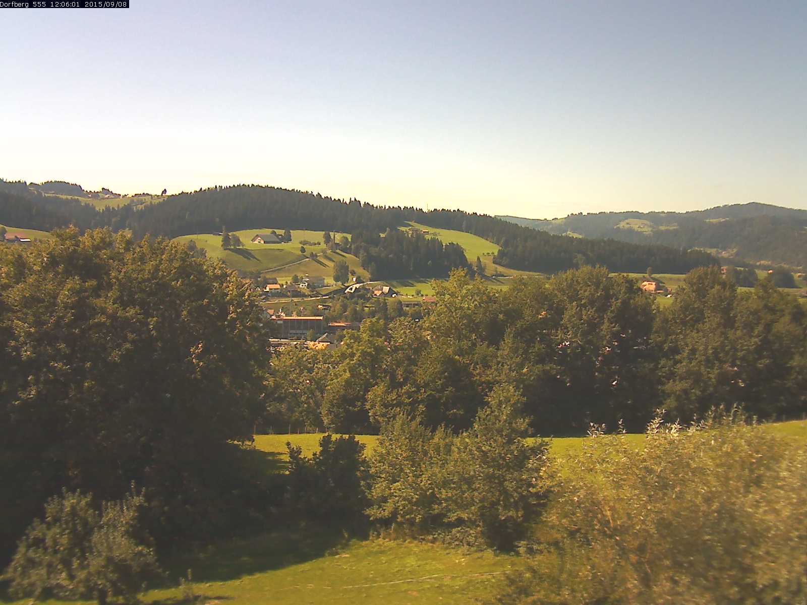 Webcam-Bild: Aussicht vom Dorfberg in Langnau 20150908-120601