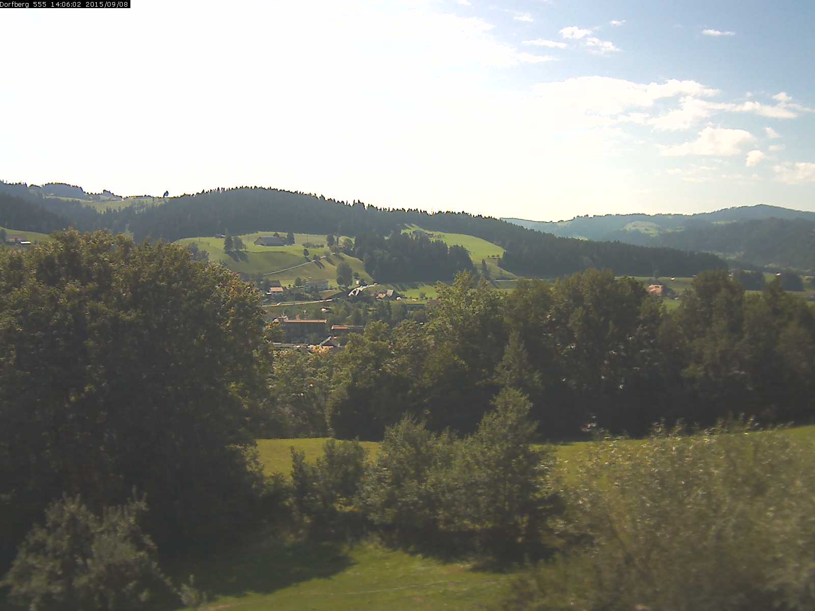 Webcam-Bild: Aussicht vom Dorfberg in Langnau 20150908-140601