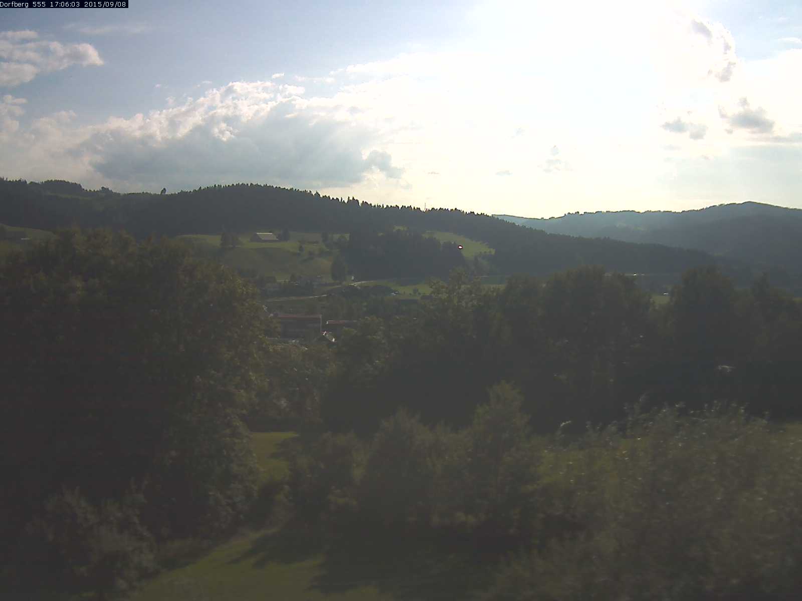 Webcam-Bild: Aussicht vom Dorfberg in Langnau 20150908-170601