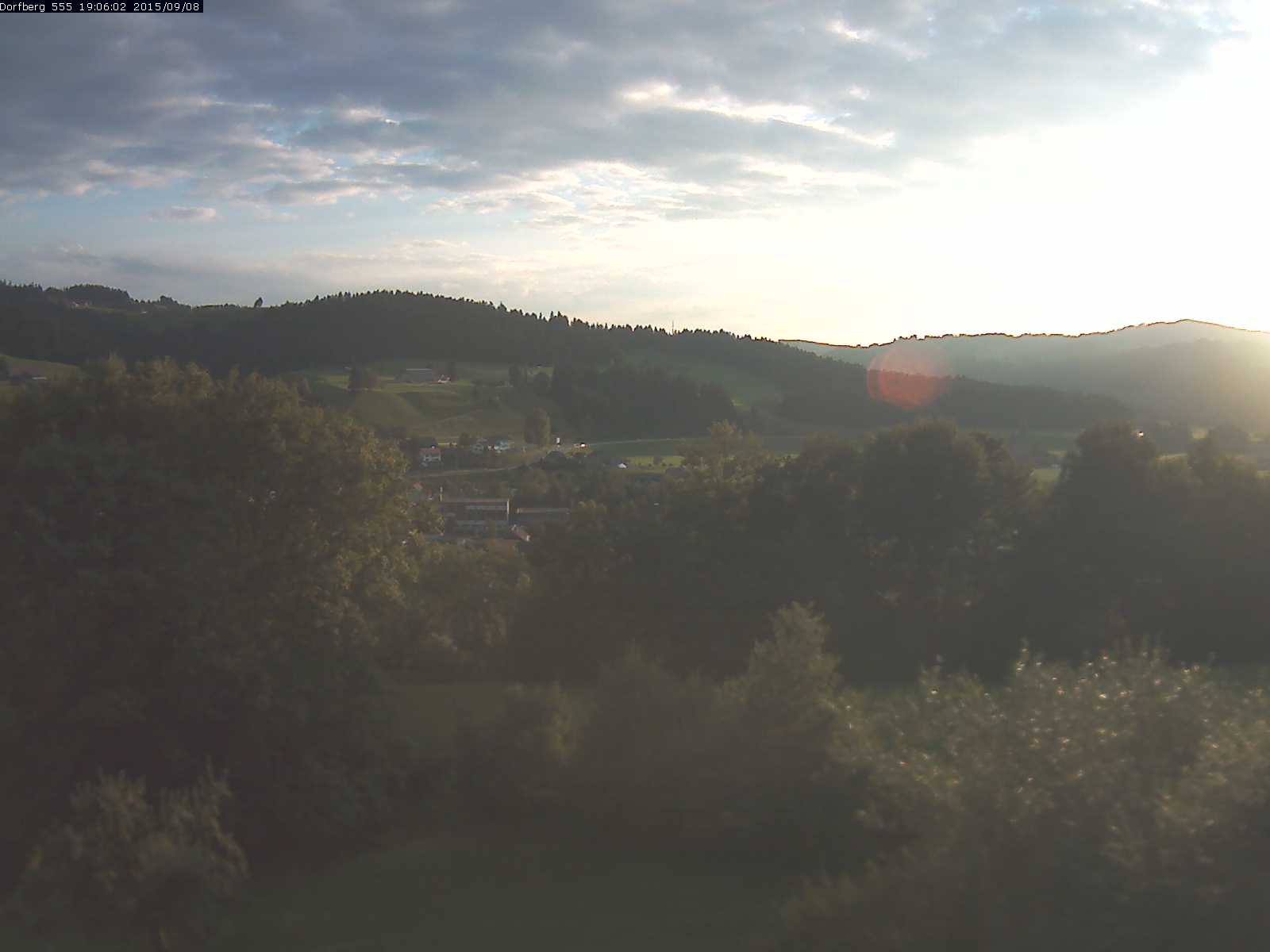 Webcam-Bild: Aussicht vom Dorfberg in Langnau 20150908-190601