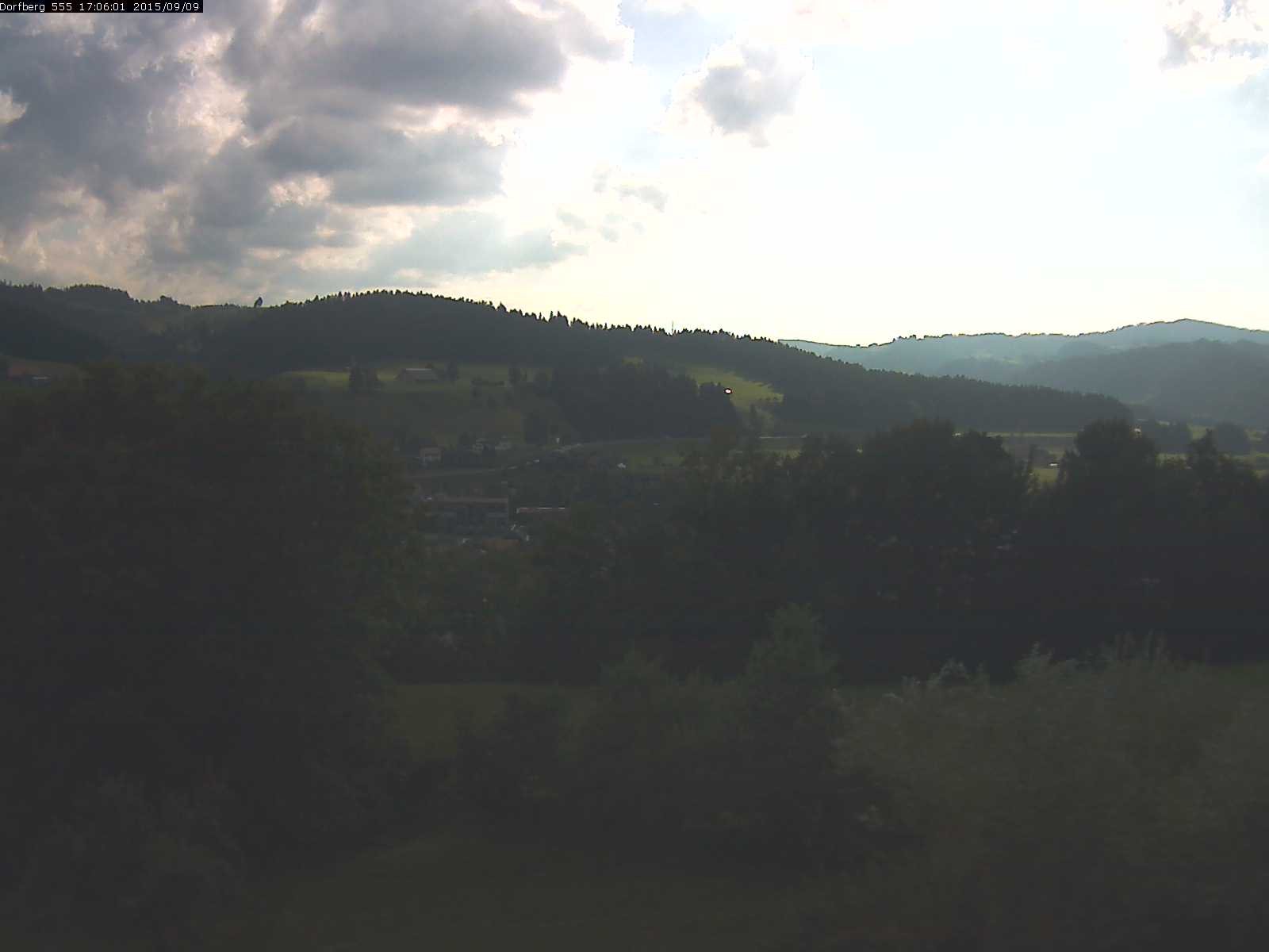 Webcam-Bild: Aussicht vom Dorfberg in Langnau 20150909-170601
