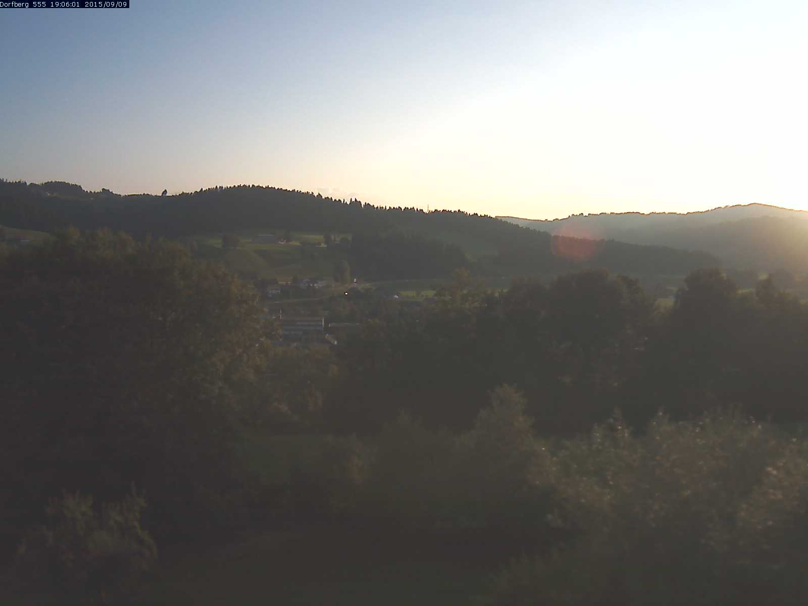 Webcam-Bild: Aussicht vom Dorfberg in Langnau 20150909-190601