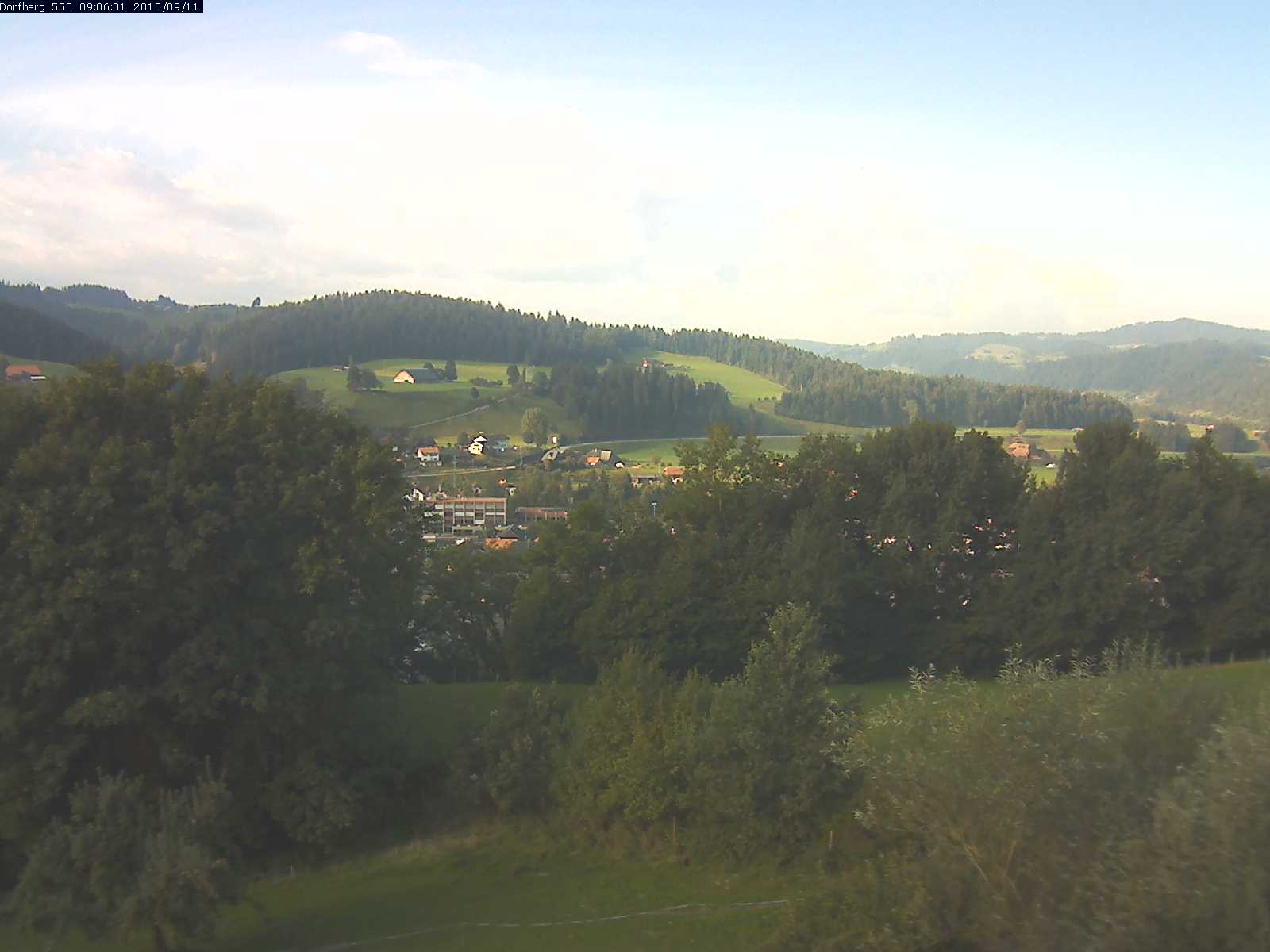 Webcam-Bild: Aussicht vom Dorfberg in Langnau 20150911-090601