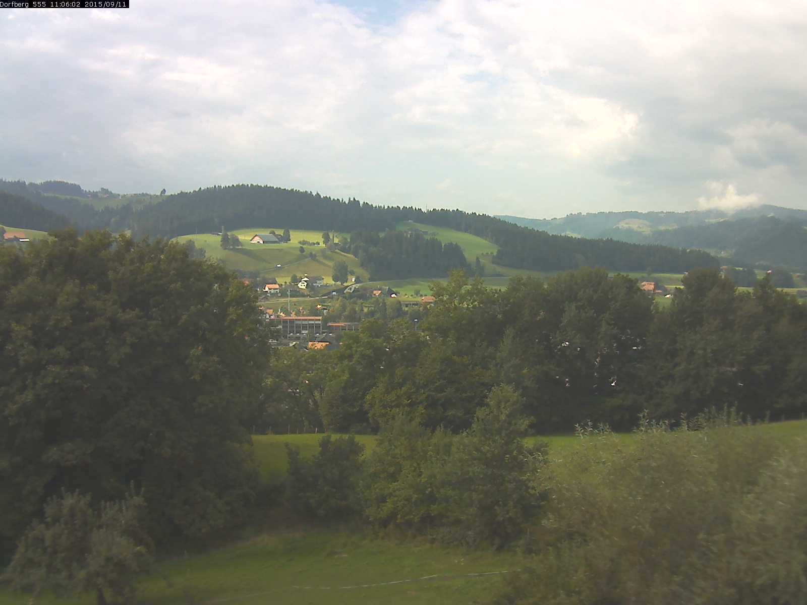 Webcam-Bild: Aussicht vom Dorfberg in Langnau 20150911-110601