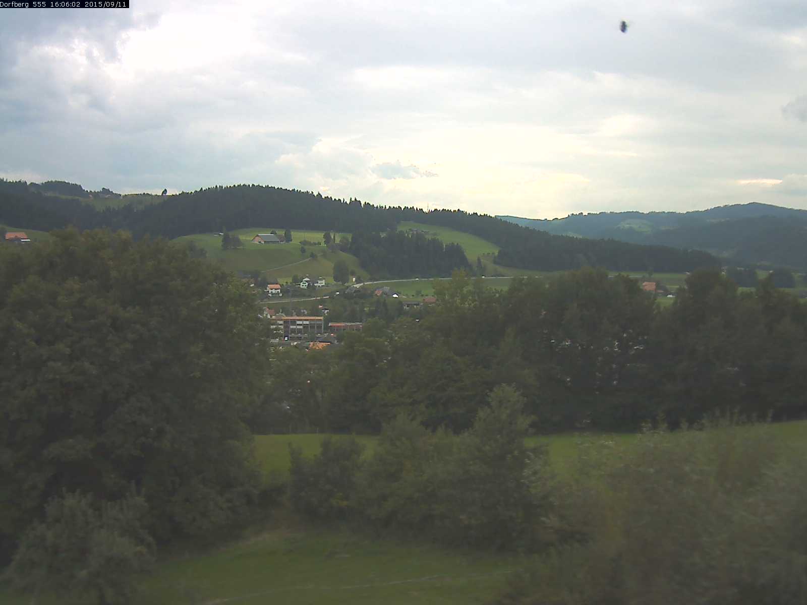 Webcam-Bild: Aussicht vom Dorfberg in Langnau 20150911-160601