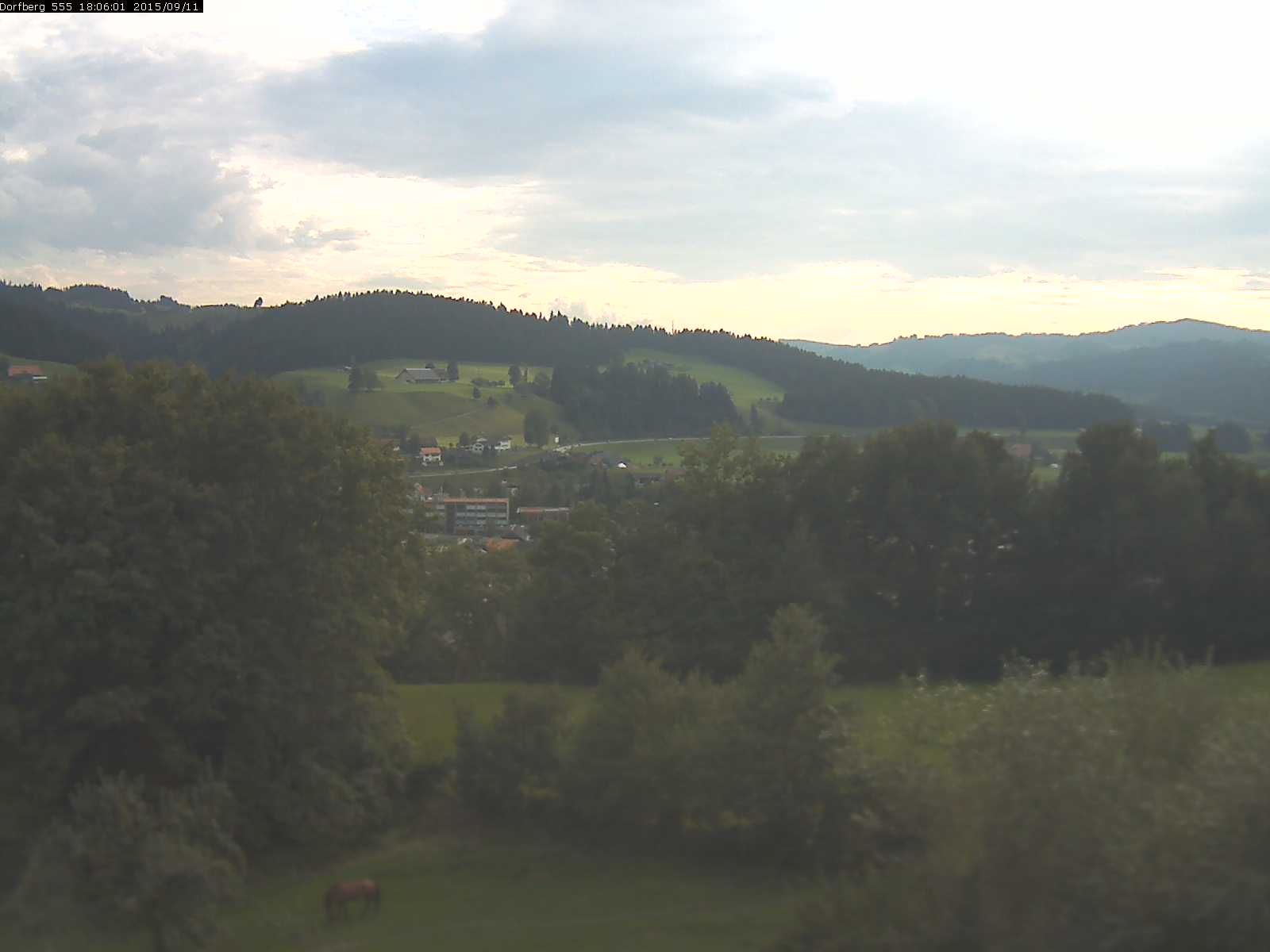 Webcam-Bild: Aussicht vom Dorfberg in Langnau 20150911-180601