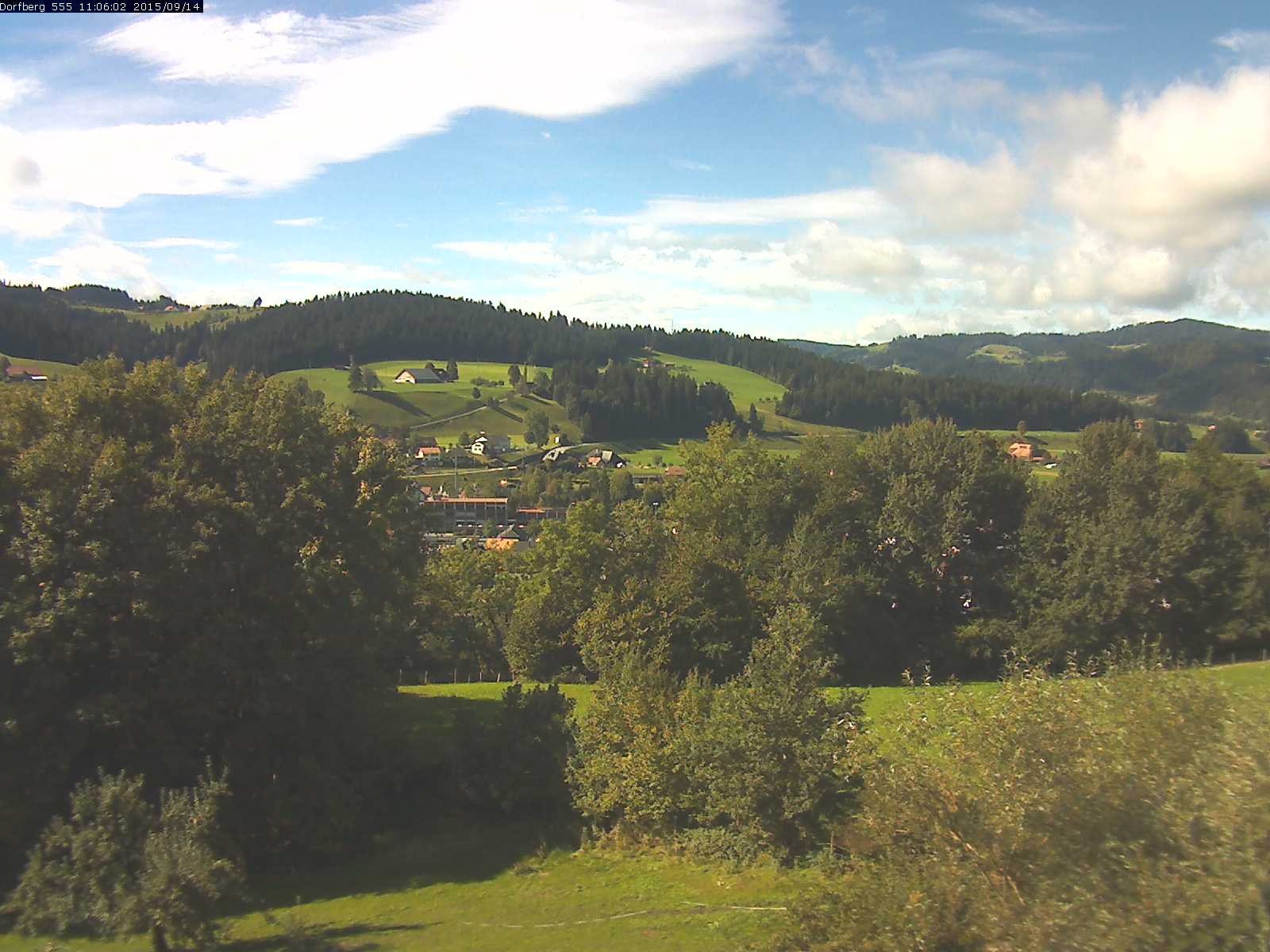 Webcam-Bild: Aussicht vom Dorfberg in Langnau 20150914-110601