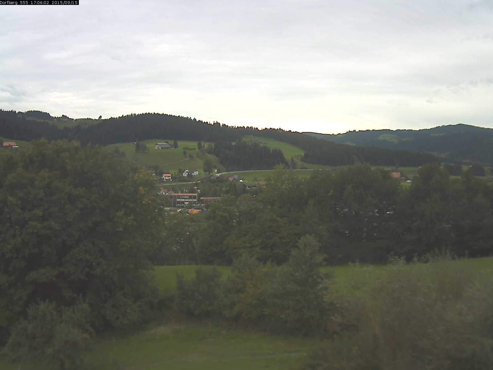 Webcam-Bild: Aussicht vom Dorfberg in Langnau 20150915-170601