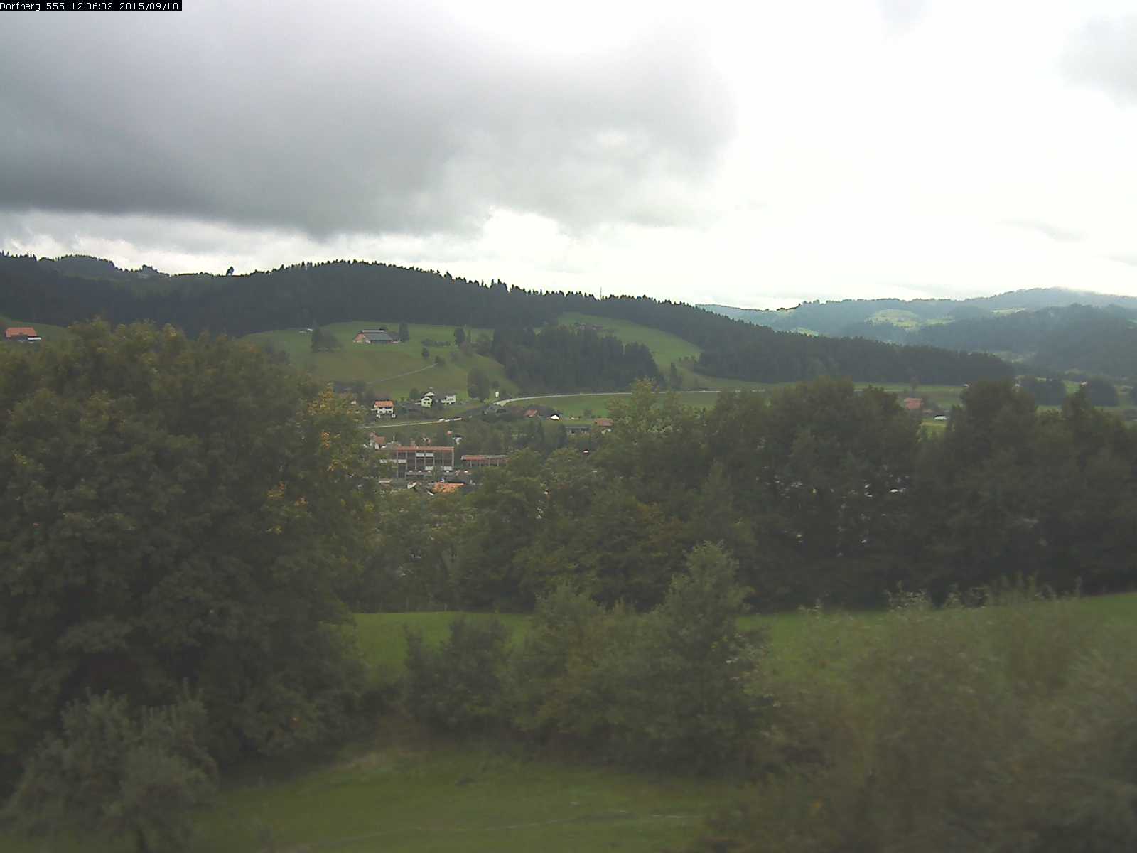 Webcam-Bild: Aussicht vom Dorfberg in Langnau 20150918-120601