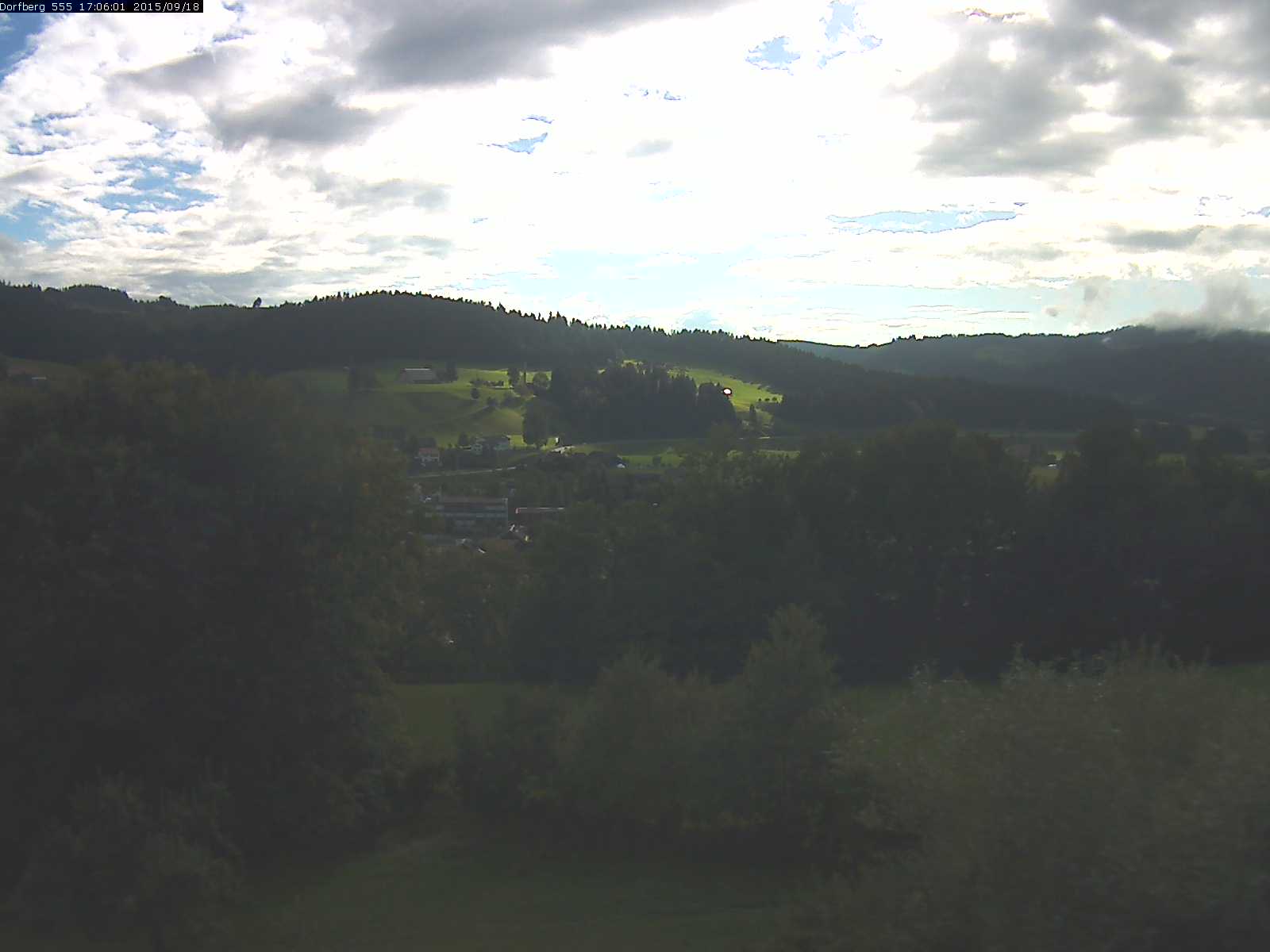 Webcam-Bild: Aussicht vom Dorfberg in Langnau 20150918-170601