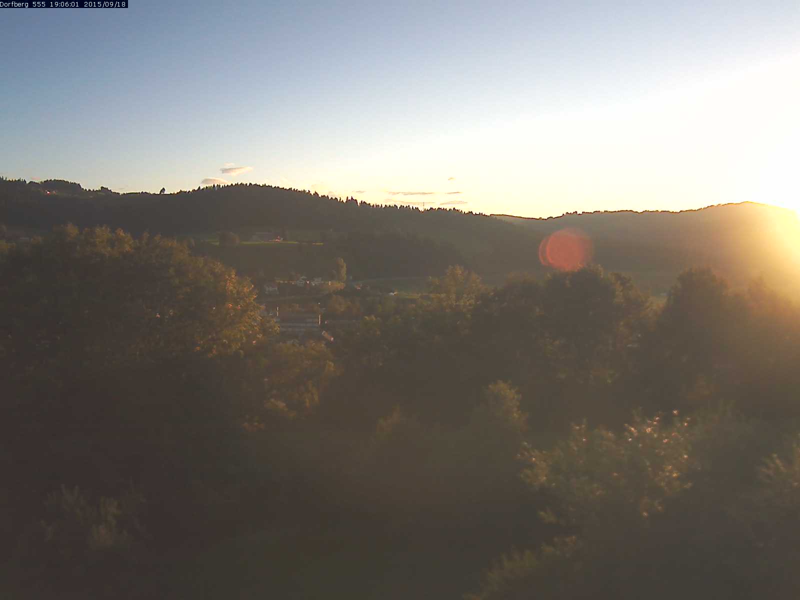 Webcam-Bild: Aussicht vom Dorfberg in Langnau 20150918-190601