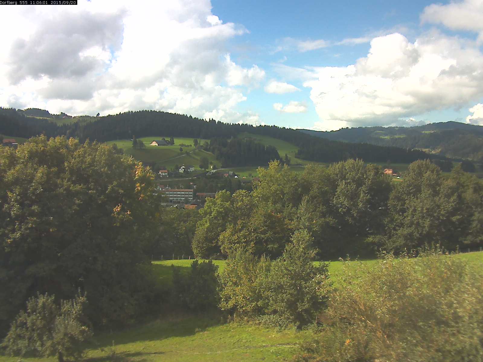 Webcam-Bild: Aussicht vom Dorfberg in Langnau 20150920-110601