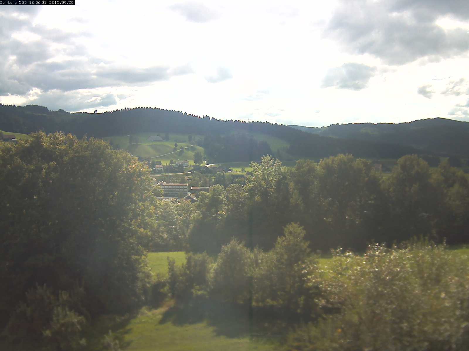 Webcam-Bild: Aussicht vom Dorfberg in Langnau 20150920-160601