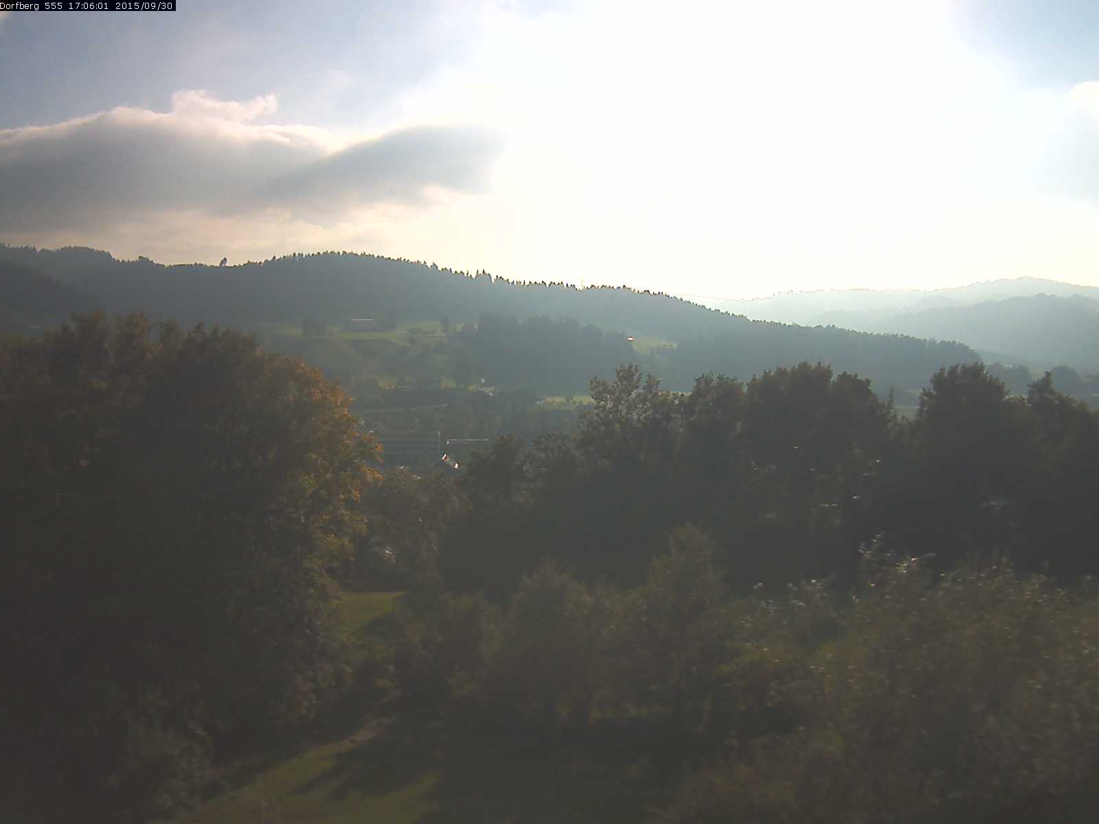 Webcam-Bild: Aussicht vom Dorfberg in Langnau 20150930-170601