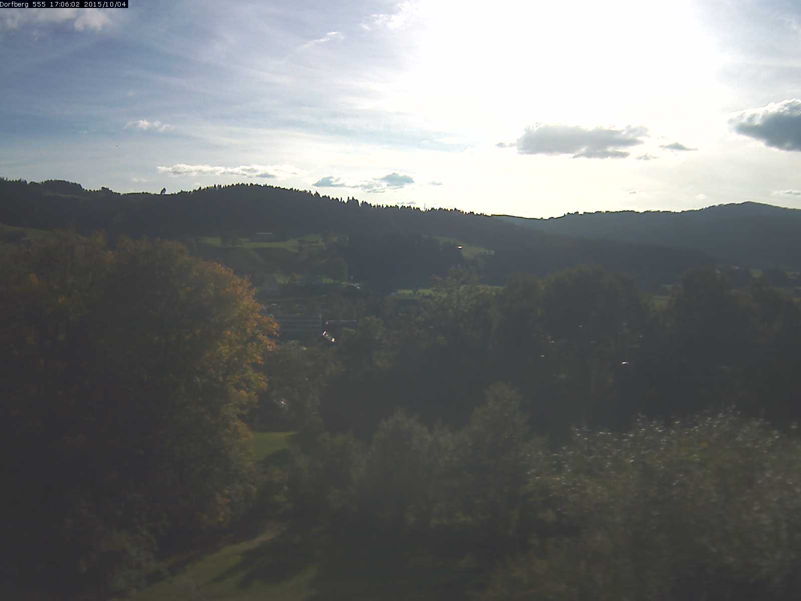 Webcam-Bild: Aussicht vom Dorfberg in Langnau 20151004-170601