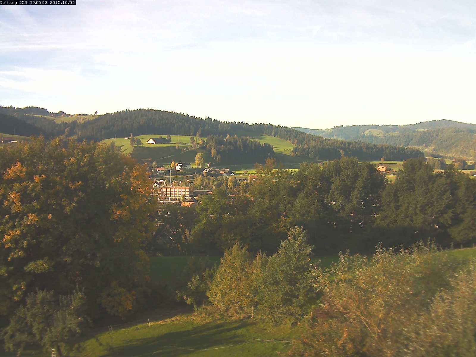 Webcam-Bild: Aussicht vom Dorfberg in Langnau 20151005-090601