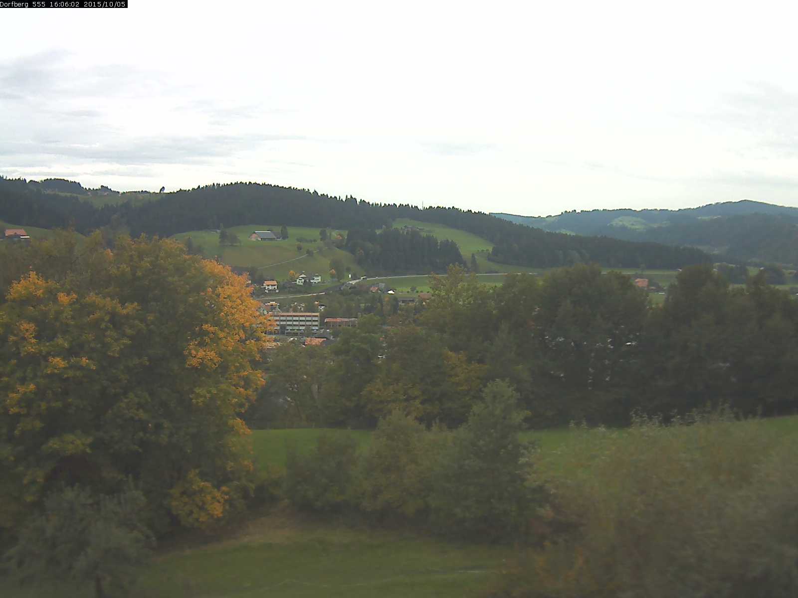 Webcam-Bild: Aussicht vom Dorfberg in Langnau 20151005-160601