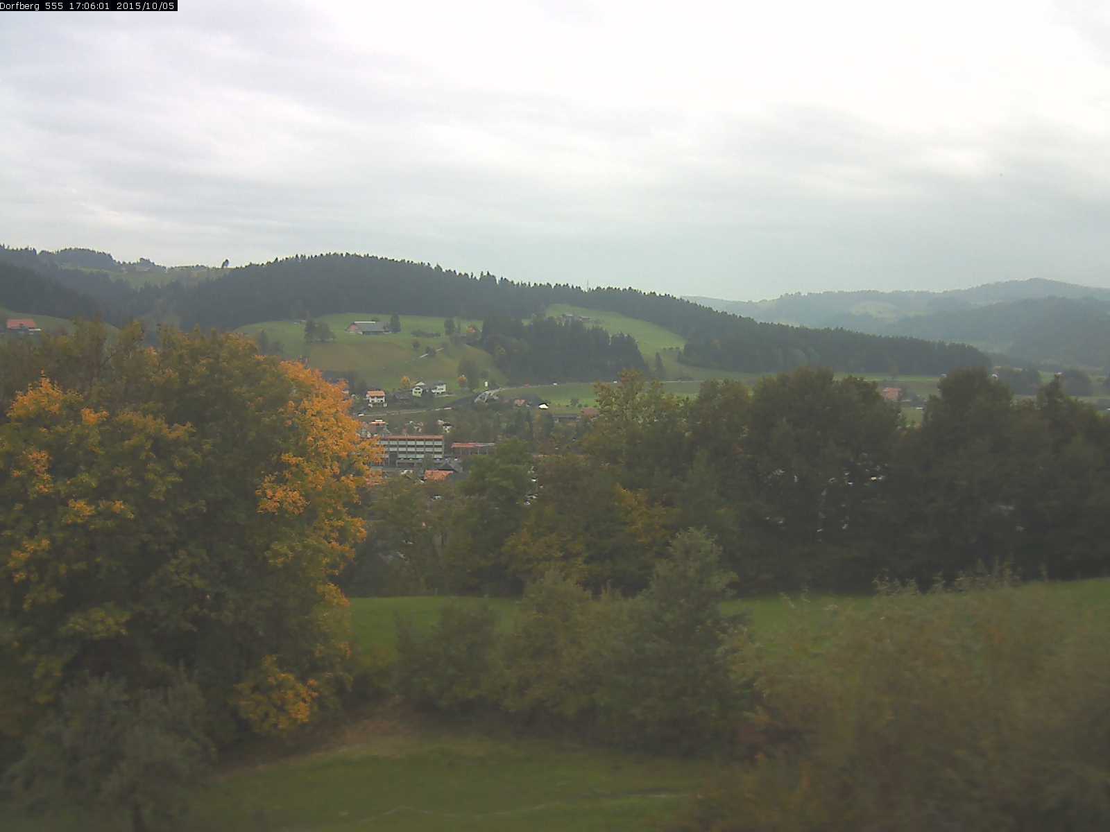 Webcam-Bild: Aussicht vom Dorfberg in Langnau 20151005-170601