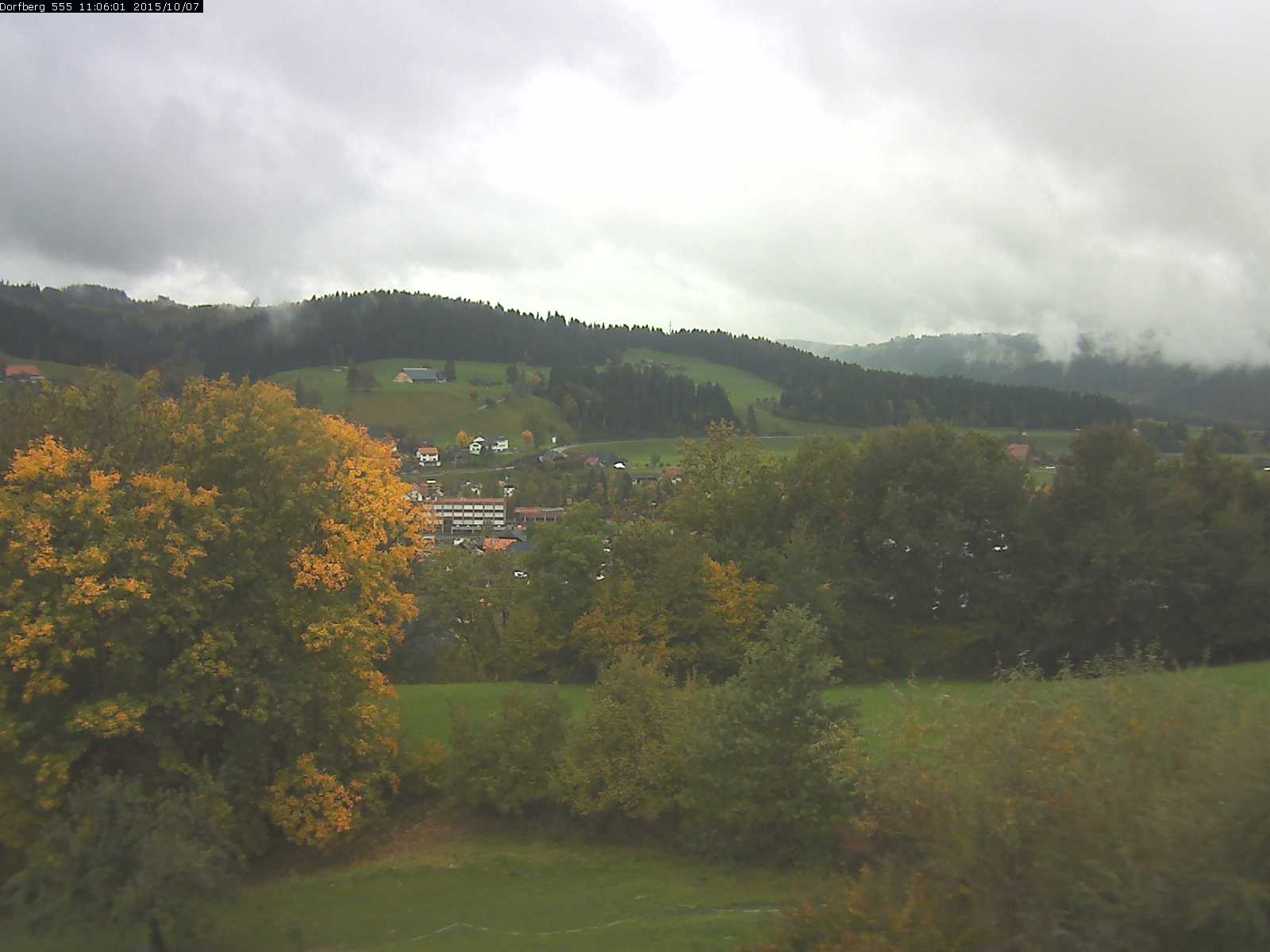 Webcam-Bild: Aussicht vom Dorfberg in Langnau 20151007-110601