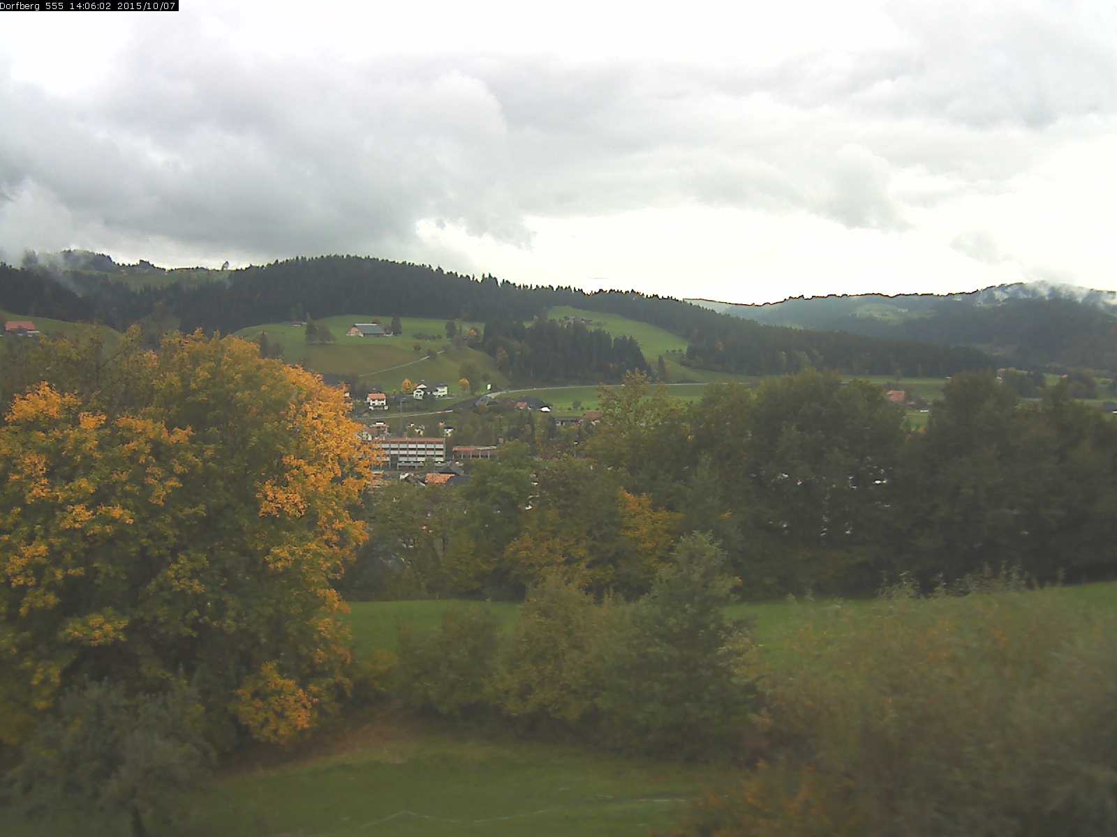 Webcam-Bild: Aussicht vom Dorfberg in Langnau 20151007-140601