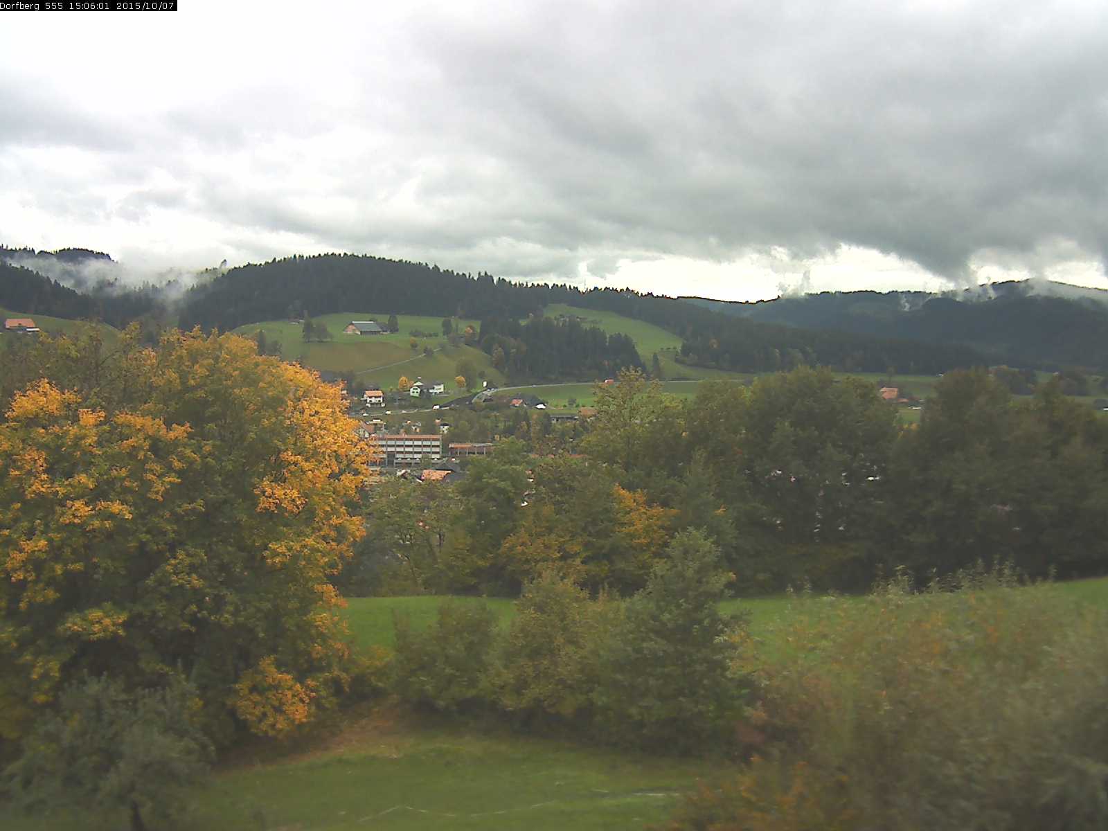 Webcam-Bild: Aussicht vom Dorfberg in Langnau 20151007-150601