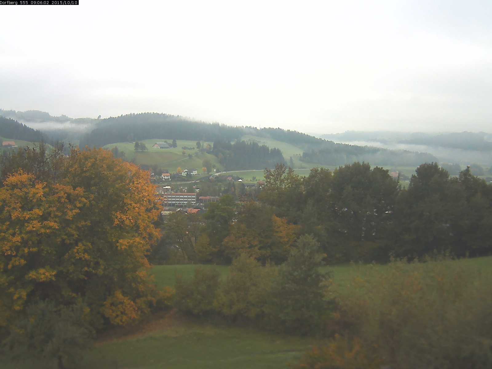 Webcam-Bild: Aussicht vom Dorfberg in Langnau 20151010-090601