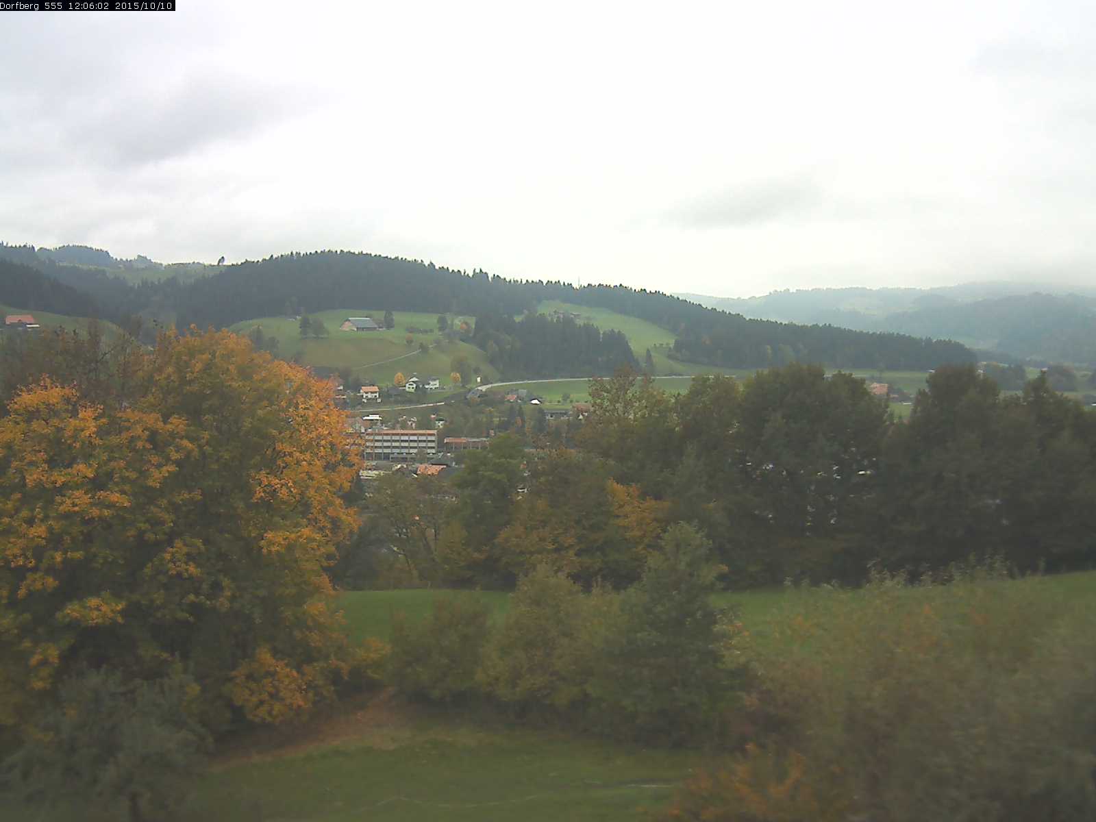 Webcam-Bild: Aussicht vom Dorfberg in Langnau 20151010-120601