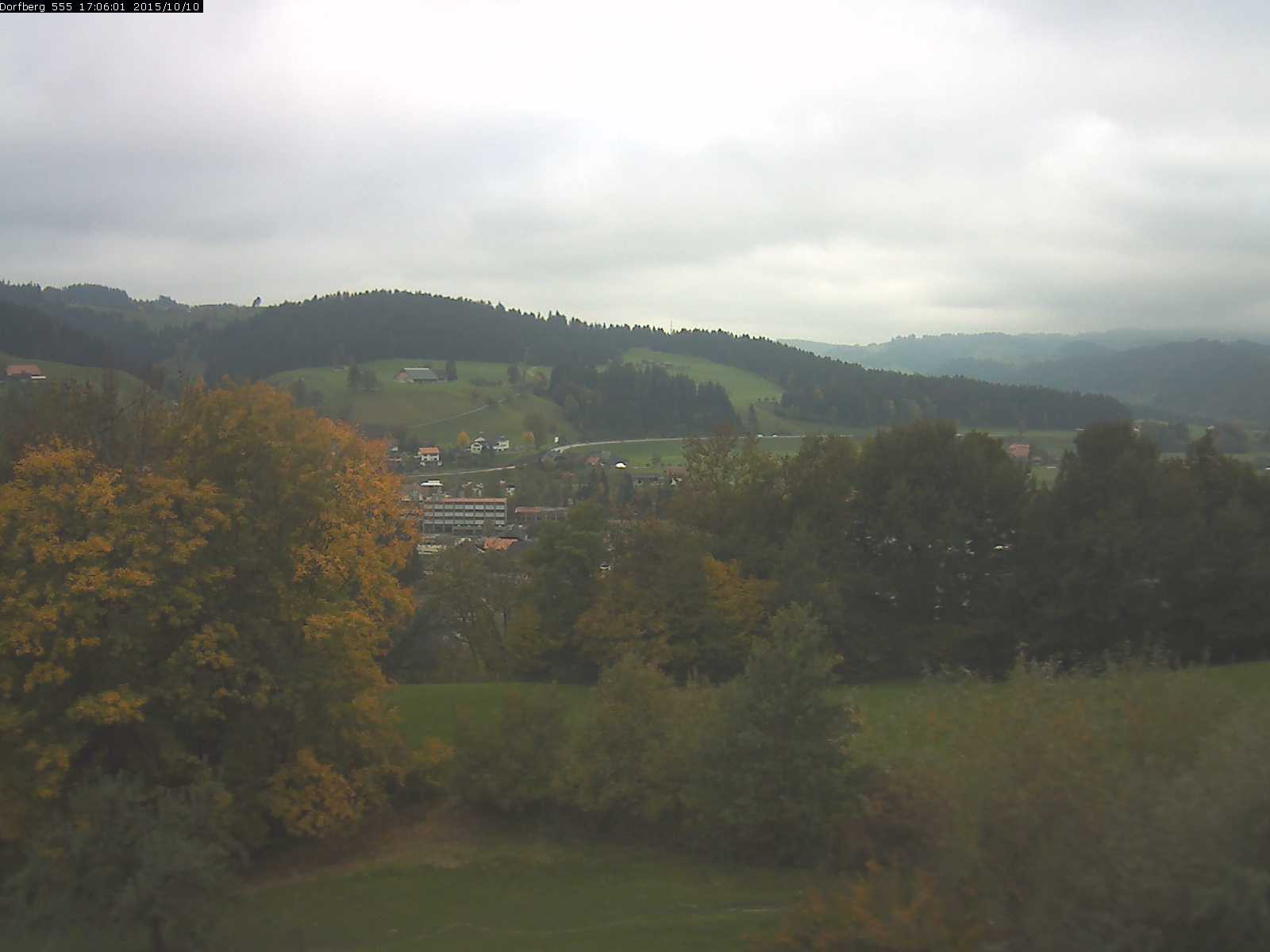Webcam-Bild: Aussicht vom Dorfberg in Langnau 20151010-170601
