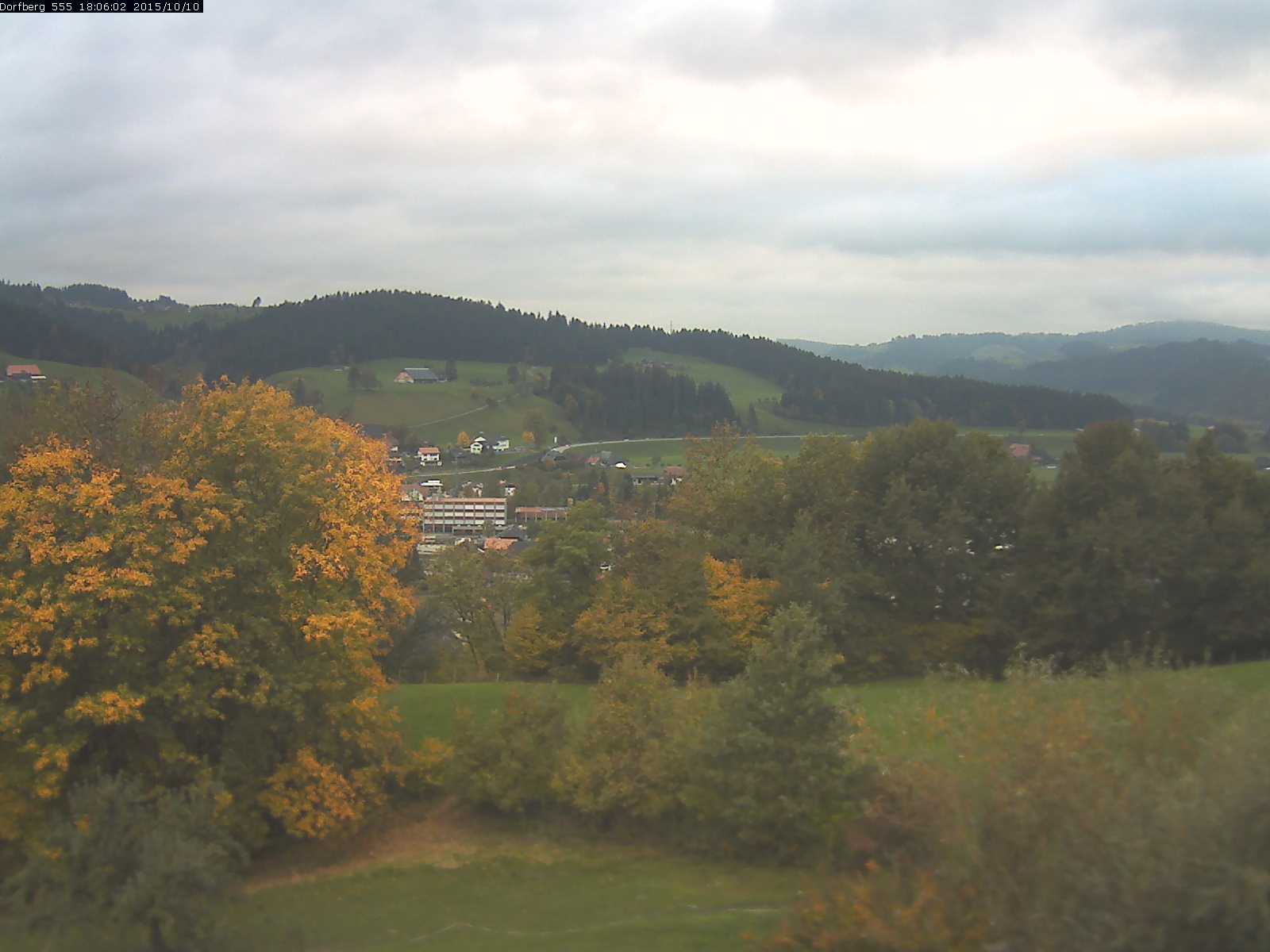 Webcam-Bild: Aussicht vom Dorfberg in Langnau 20151010-180601