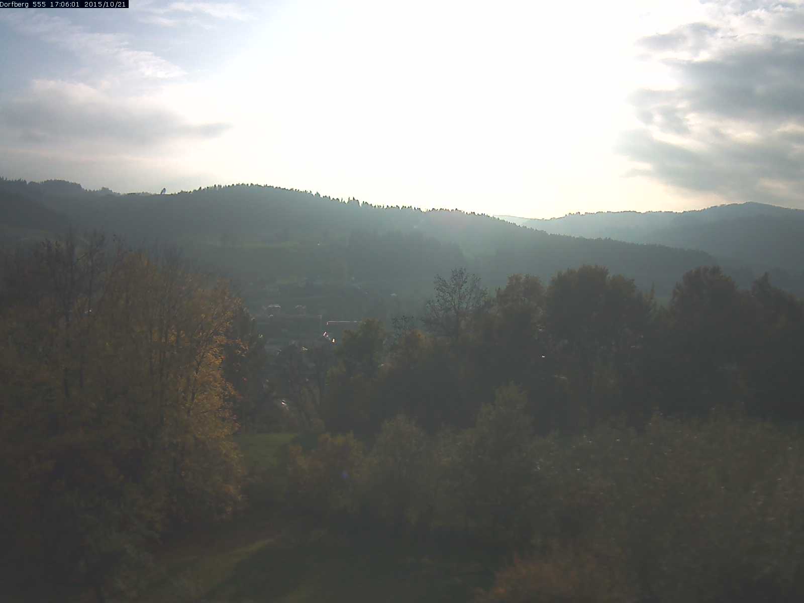 Webcam-Bild: Aussicht vom Dorfberg in Langnau 20151021-170601