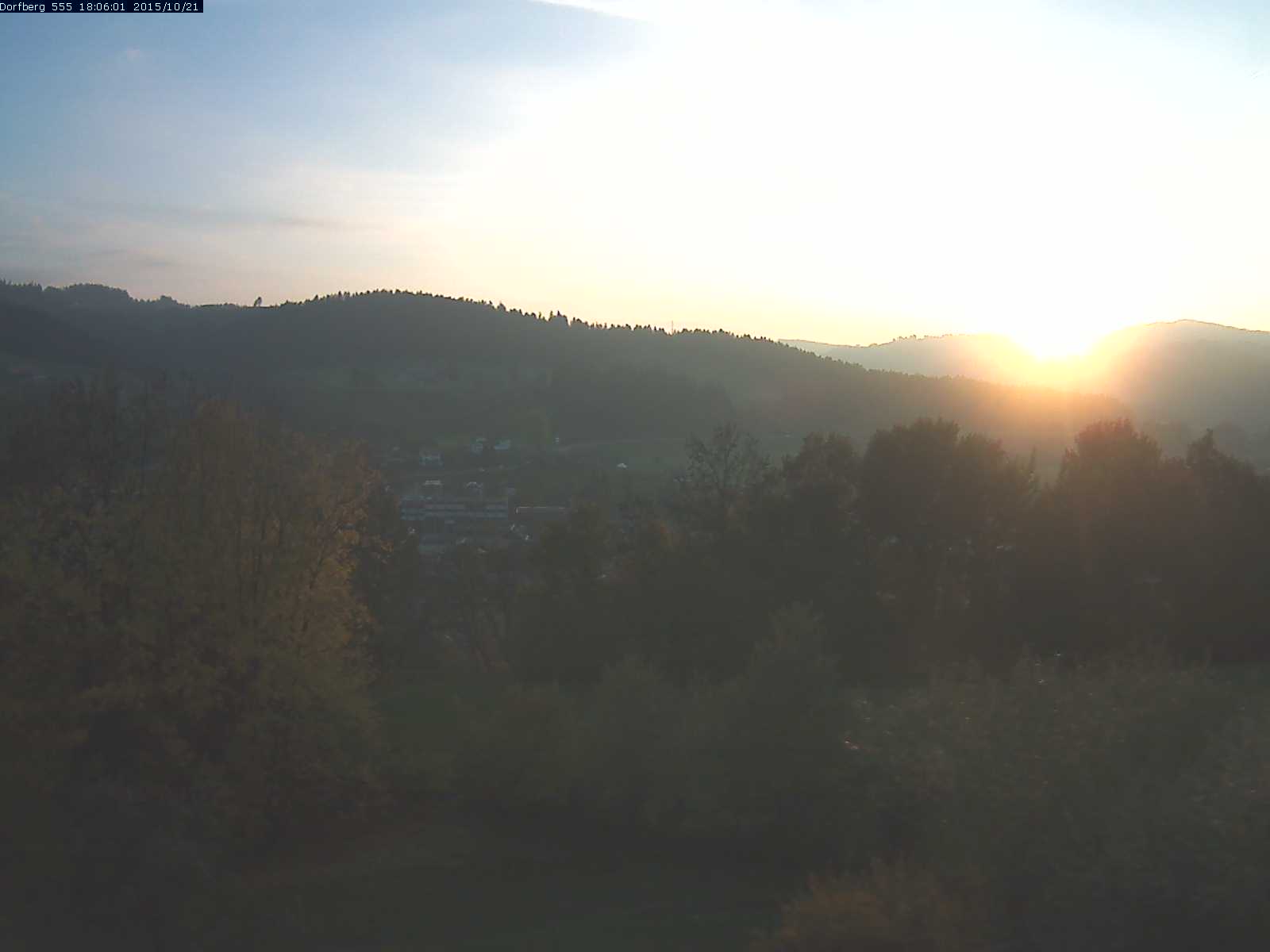 Webcam-Bild: Aussicht vom Dorfberg in Langnau 20151021-180601