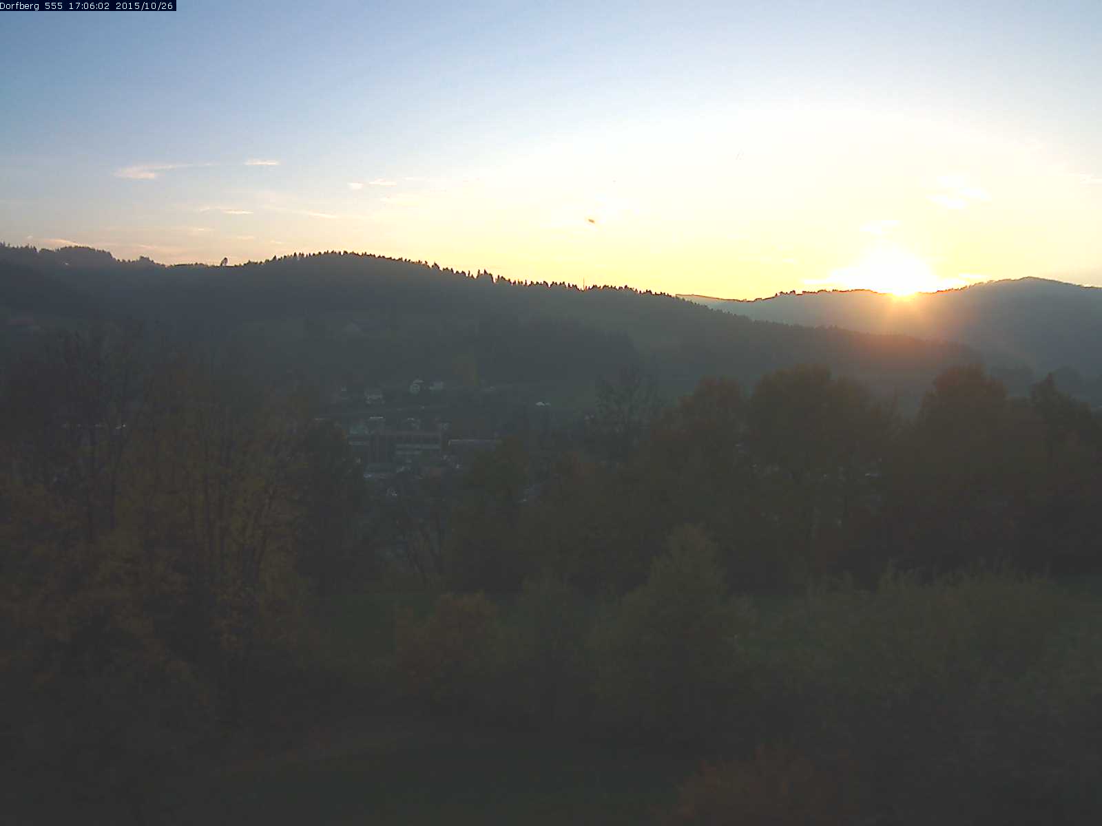 Webcam-Bild: Aussicht vom Dorfberg in Langnau 20151026-170601