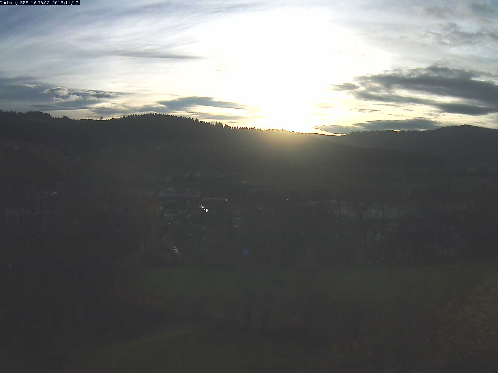 Webcam-Bild: Aussicht vom Dorfberg in Langnau 20151117-160601