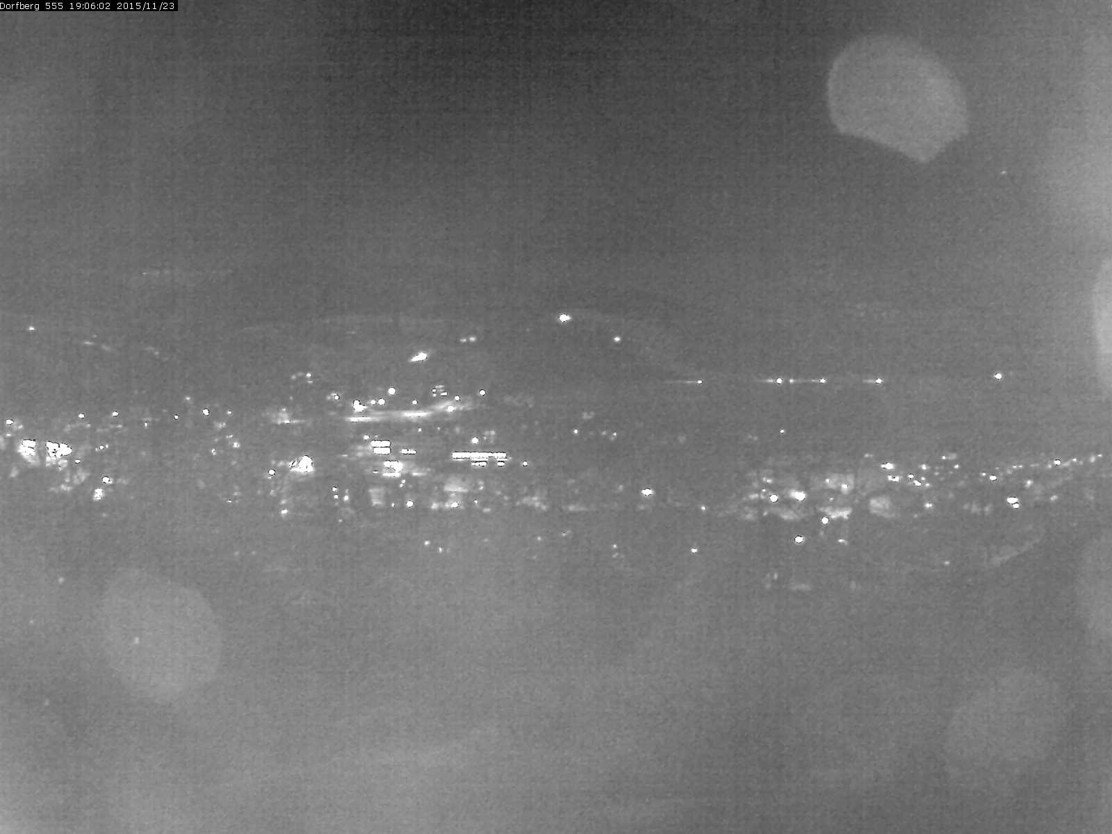 Webcam-Bild: Aussicht vom Dorfberg in Langnau 20151123-190601