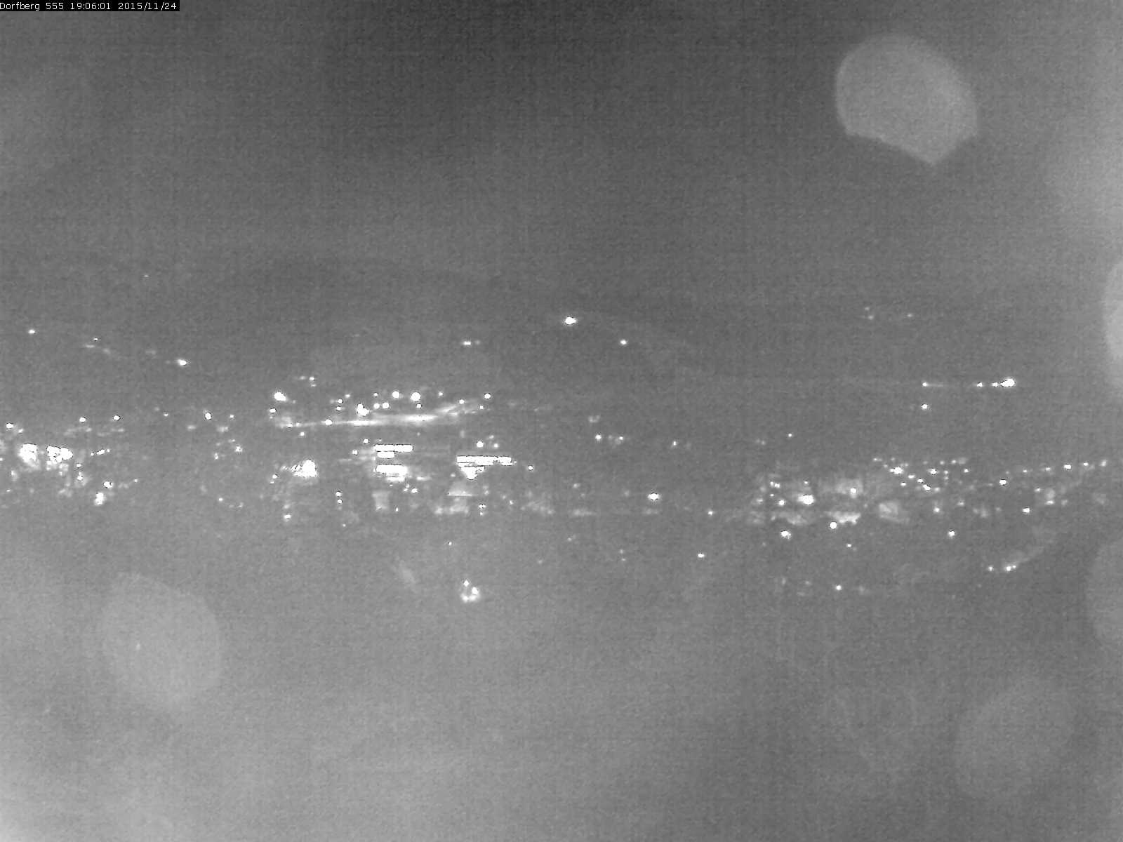 Webcam-Bild: Aussicht vom Dorfberg in Langnau 20151124-190601