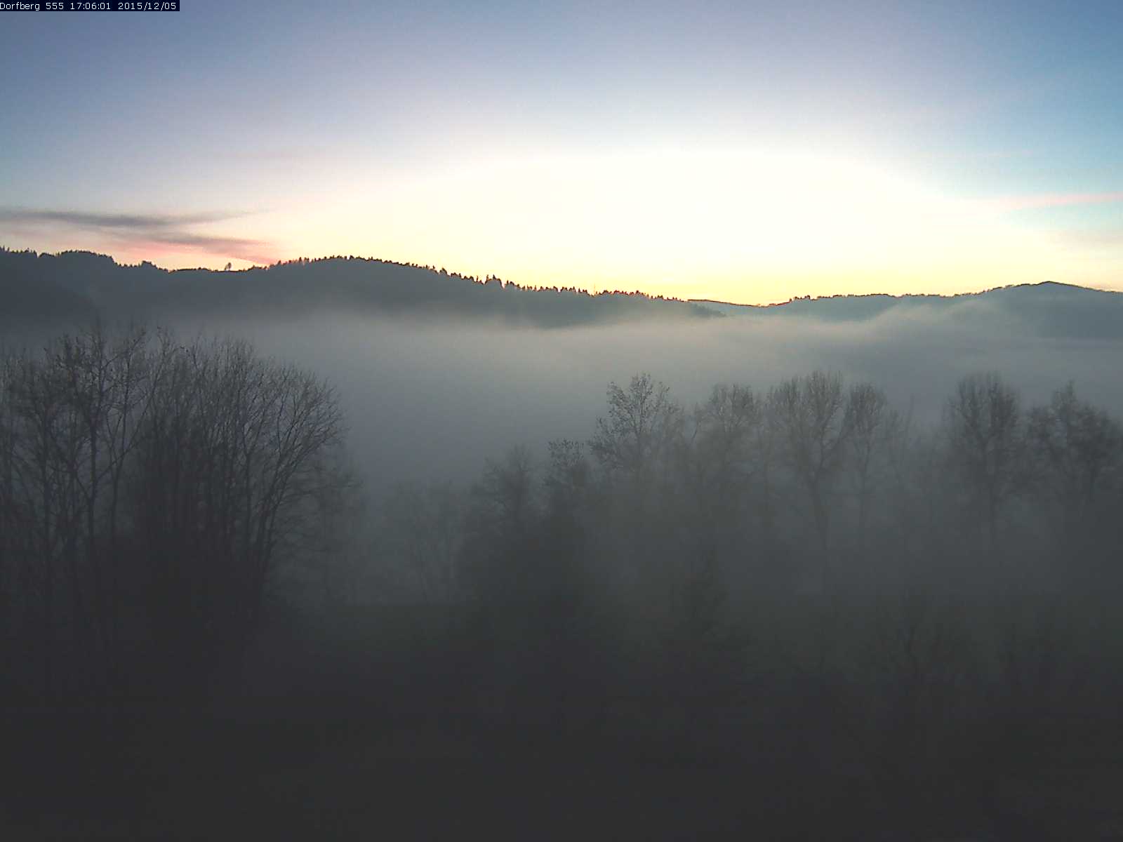 Webcam-Bild: Aussicht vom Dorfberg in Langnau 20151205-170601