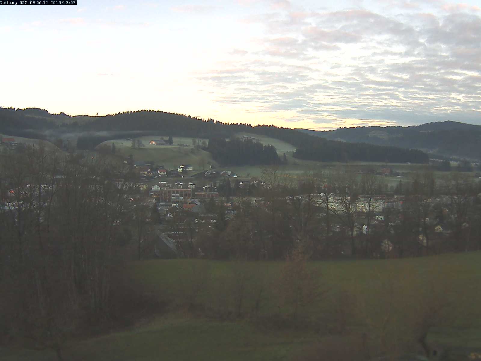 Webcam-Bild: Aussicht vom Dorfberg in Langnau 20151207-080601