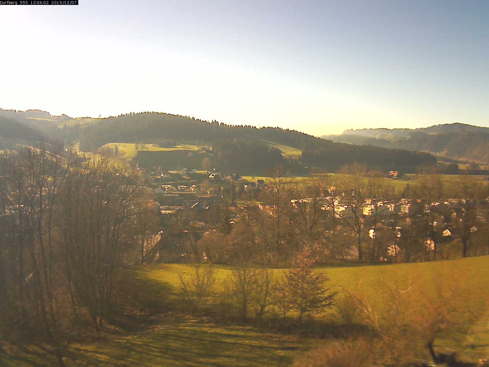 Webcam-Bild: Aussicht vom Dorfberg in Langnau 20151207-120601