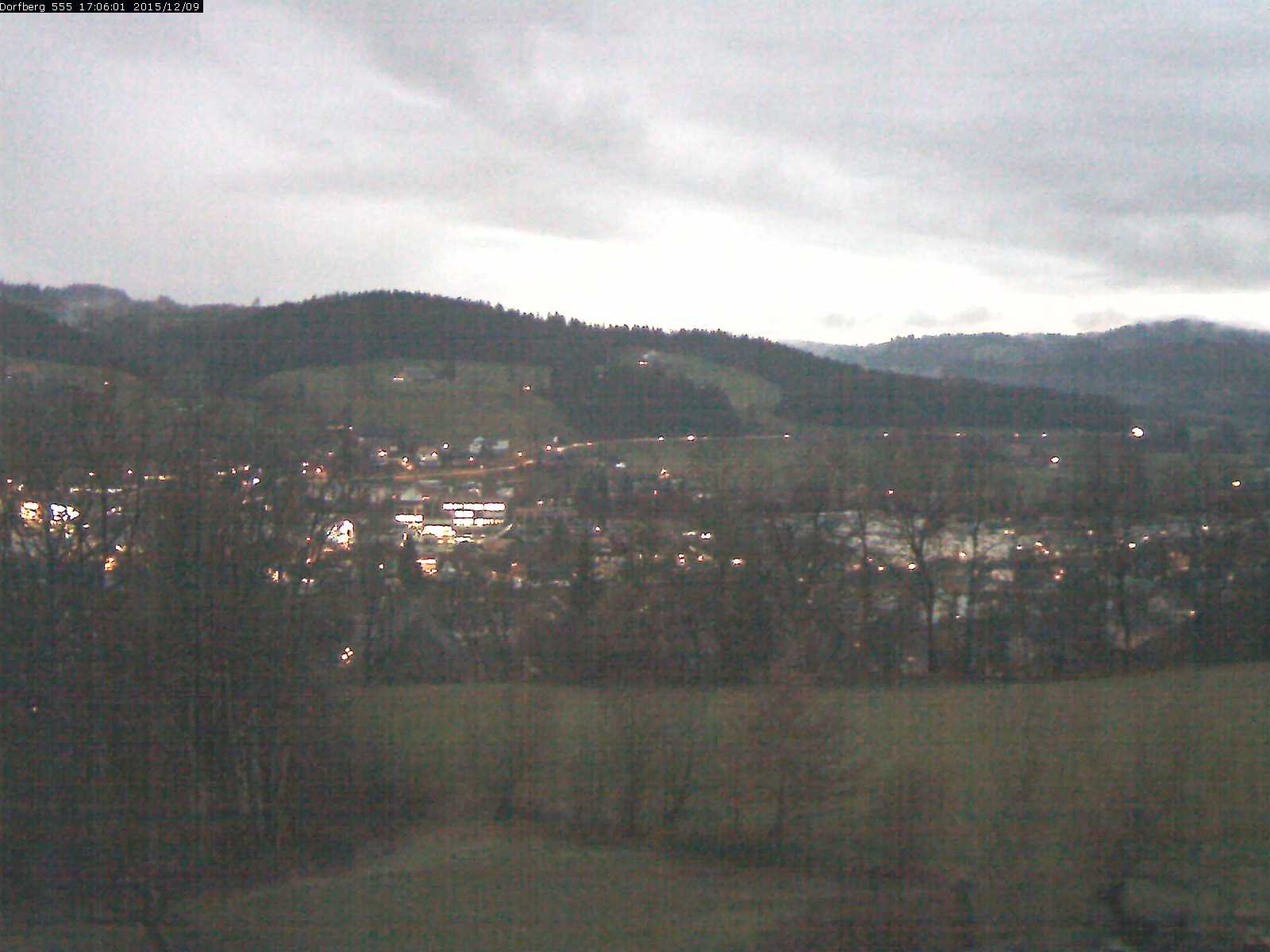 Webcam-Bild: Aussicht vom Dorfberg in Langnau 20151209-170601