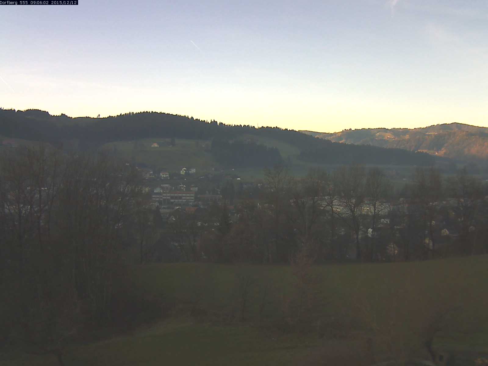 Webcam-Bild: Aussicht vom Dorfberg in Langnau 20151212-090601