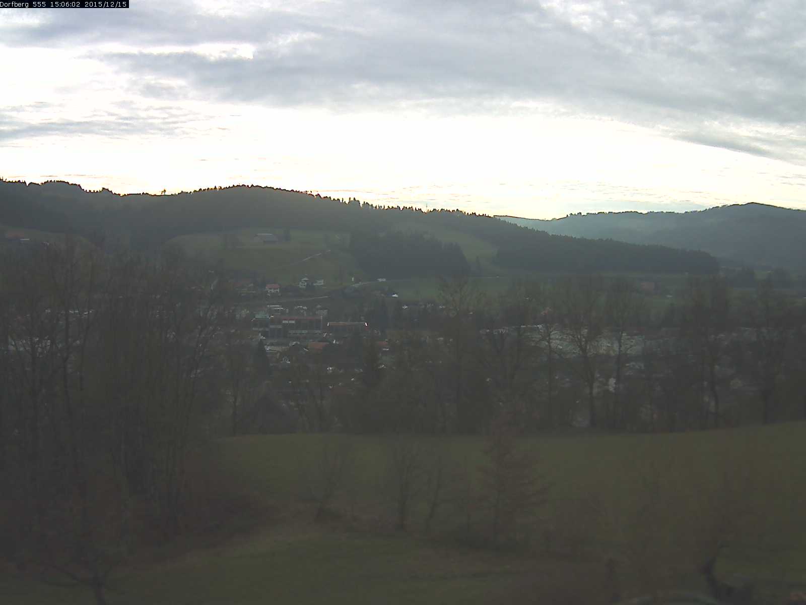 Webcam-Bild: Aussicht vom Dorfberg in Langnau 20151215-150601