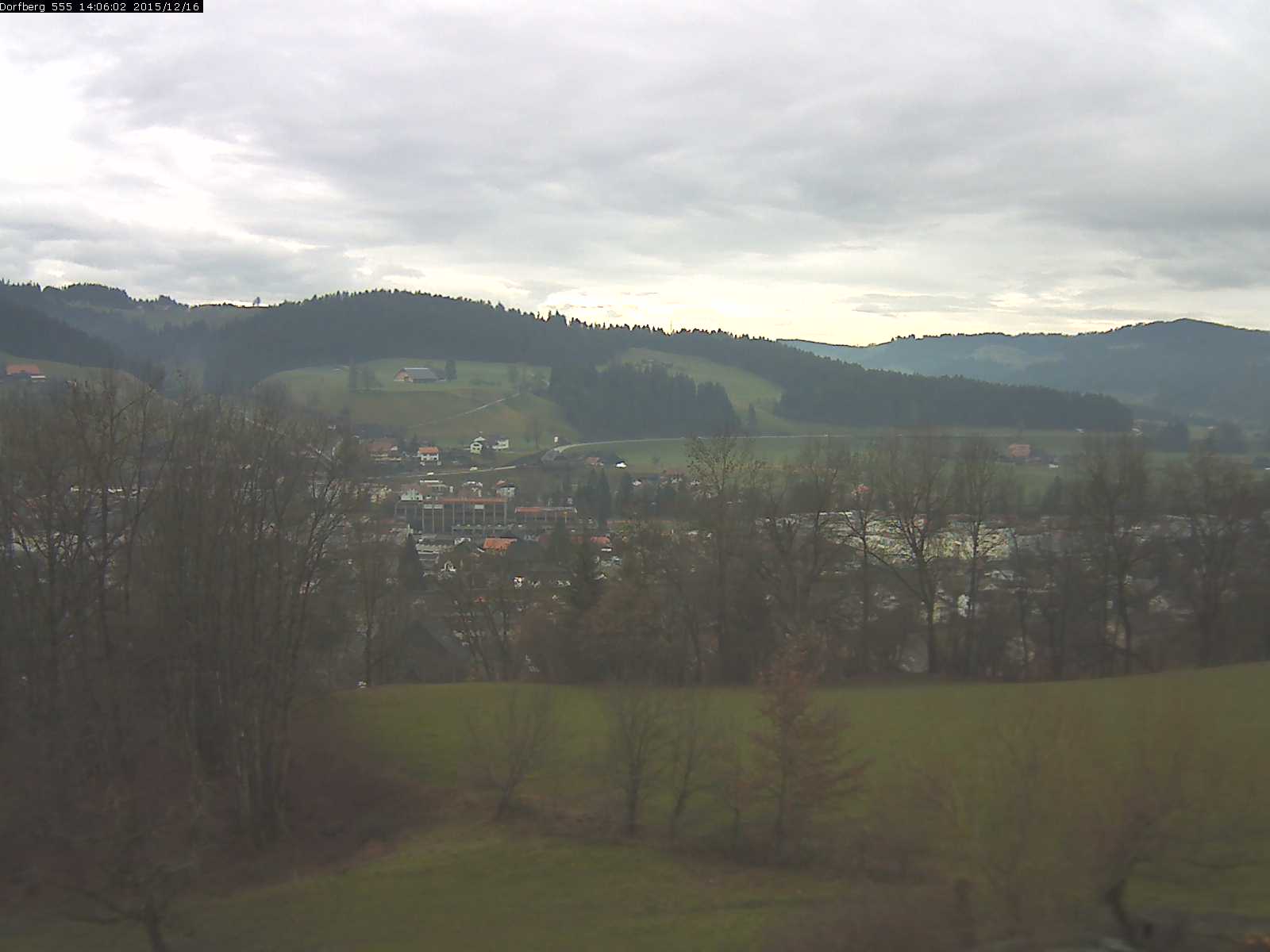 Webcam-Bild: Aussicht vom Dorfberg in Langnau 20151216-140601