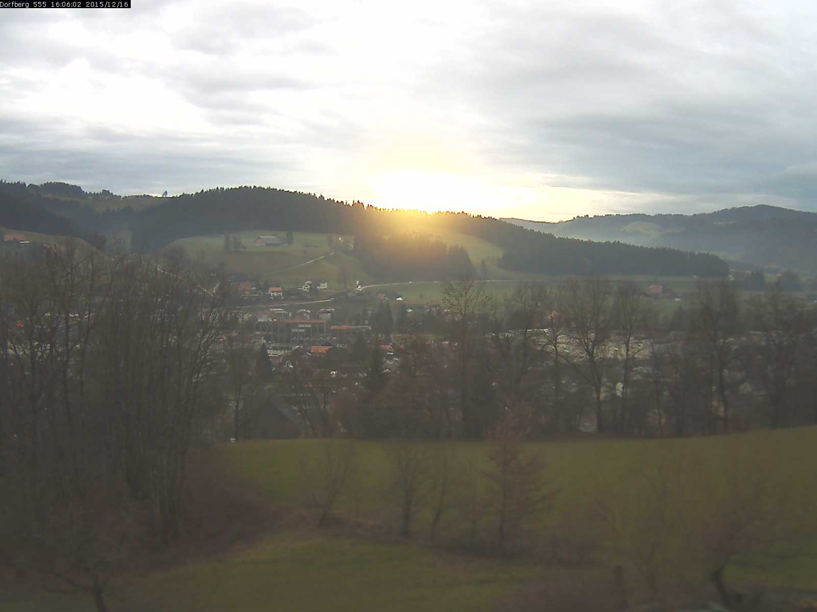 Webcam-Bild: Aussicht vom Dorfberg in Langnau 20151216-160601