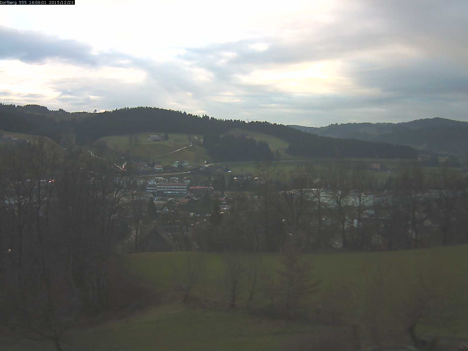 Webcam-Bild: Aussicht vom Dorfberg in Langnau 20151223-160601